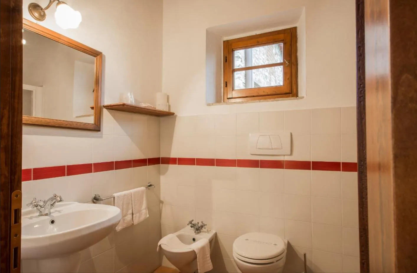 Bathroom in Borgo Bottaia