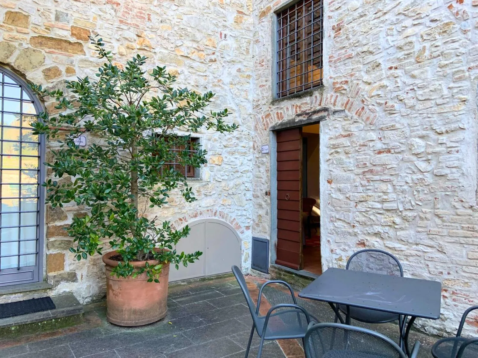Property building in Borgo Bottaia