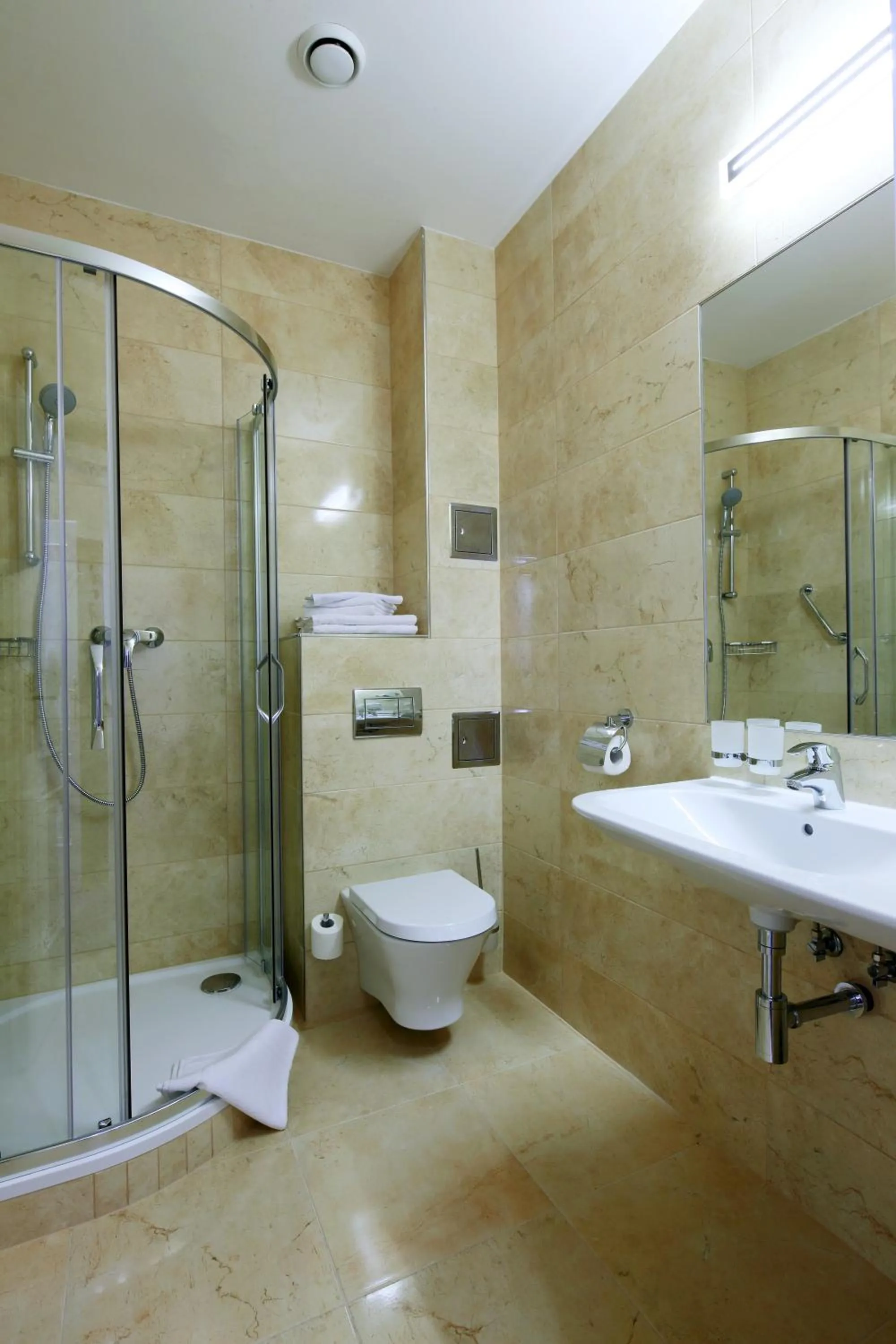 Bathroom in WINDSOR SPA Hotel