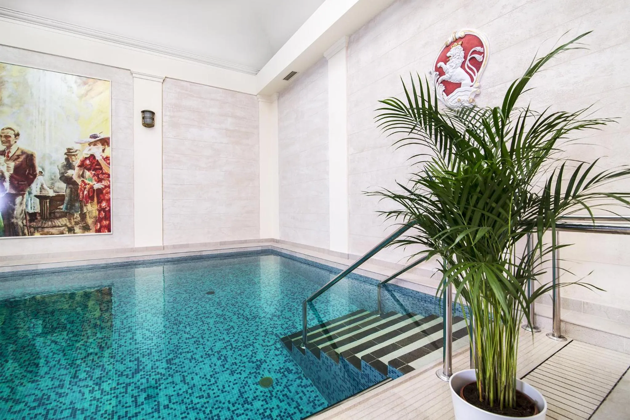 Swimming pool in WINDSOR SPA Hotel