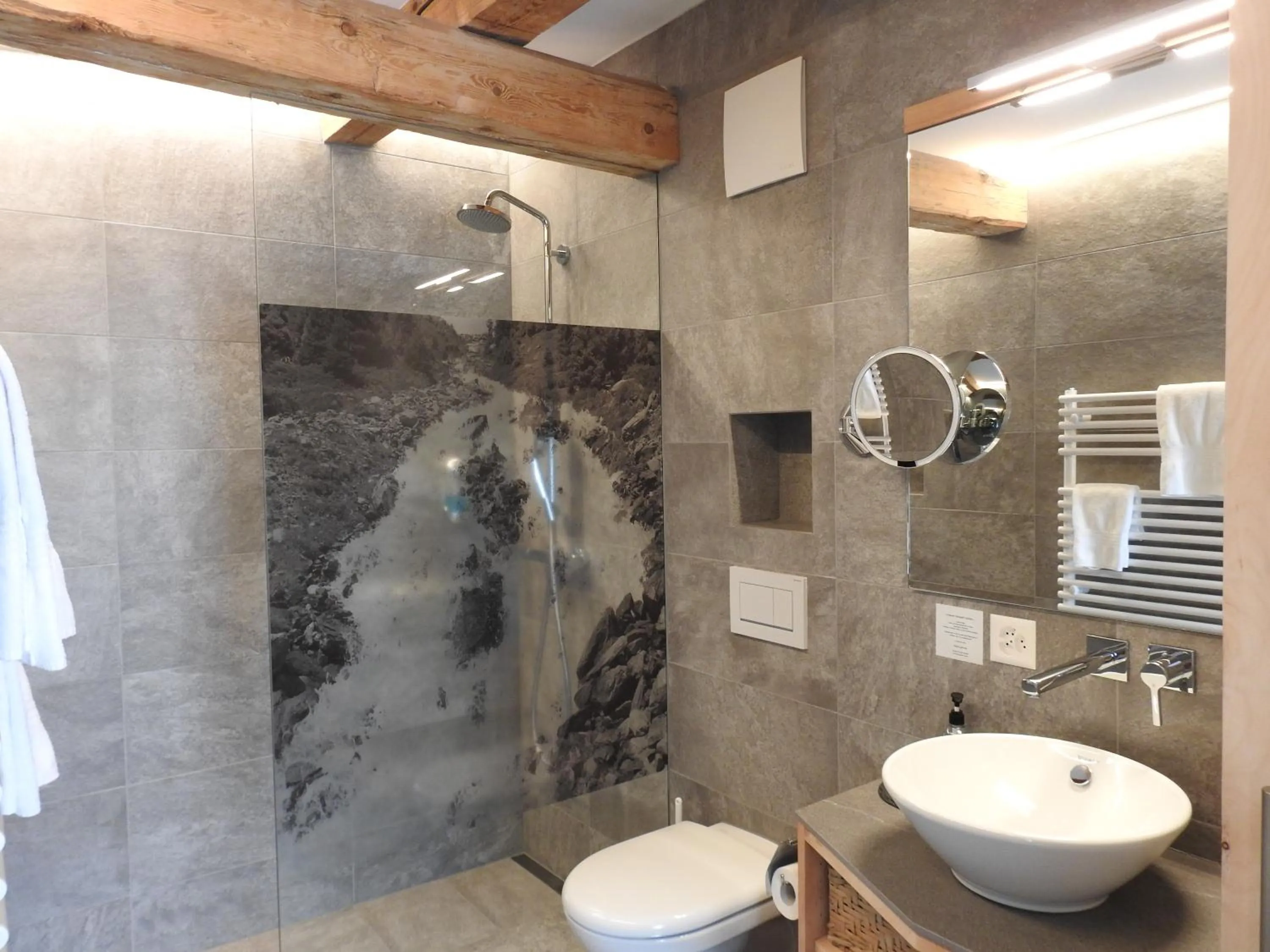 Shower in Hotel Spöl Restaurant