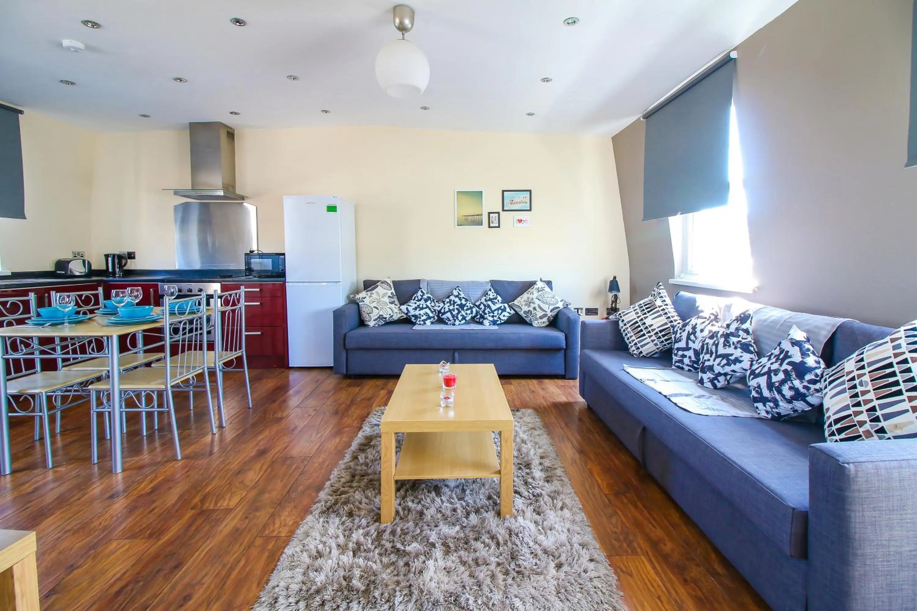 Living room in City view flat @ Liverpool st.