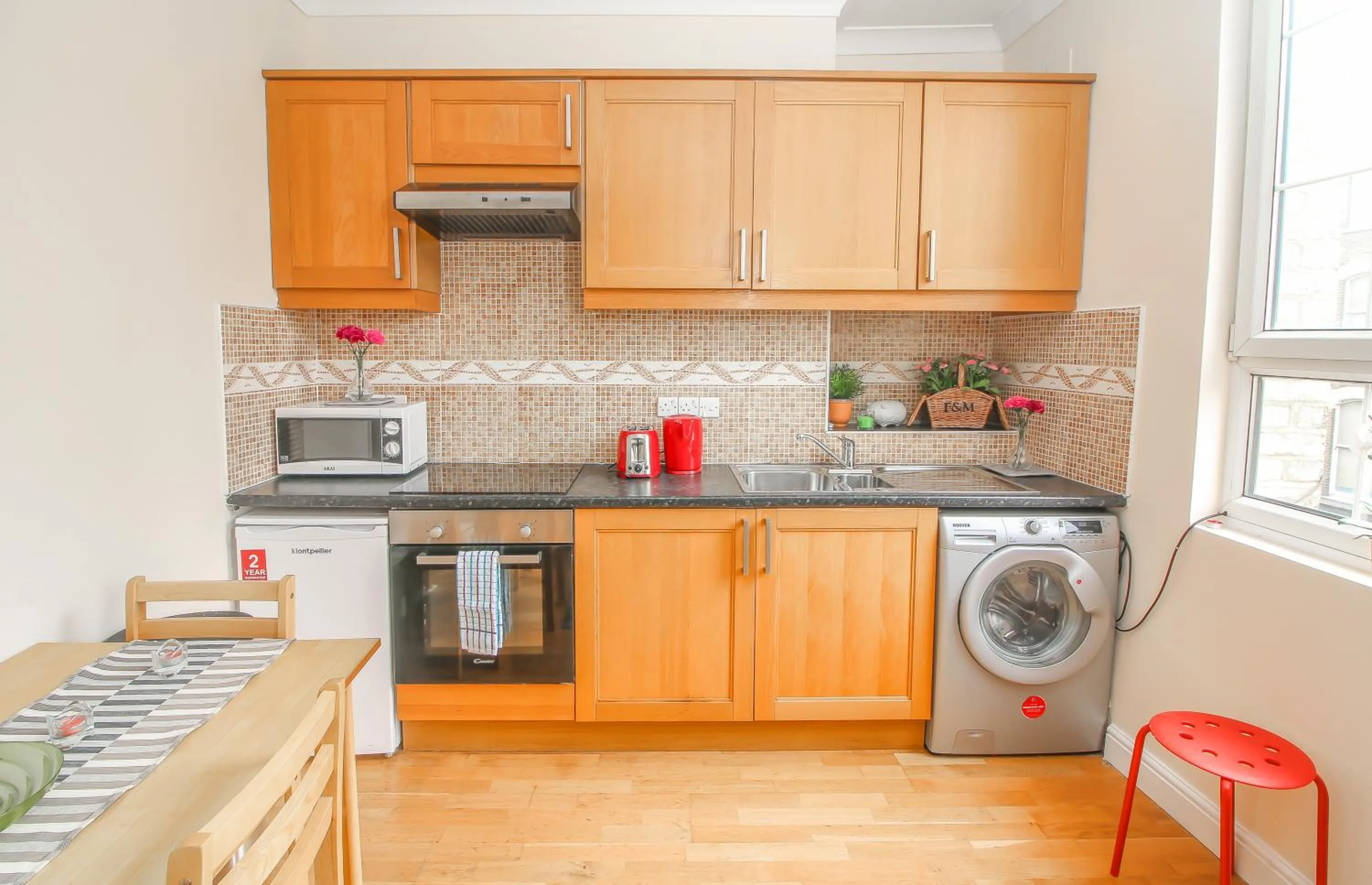 Kitchen or kitchenette in City view flat @ Liverpool st.
