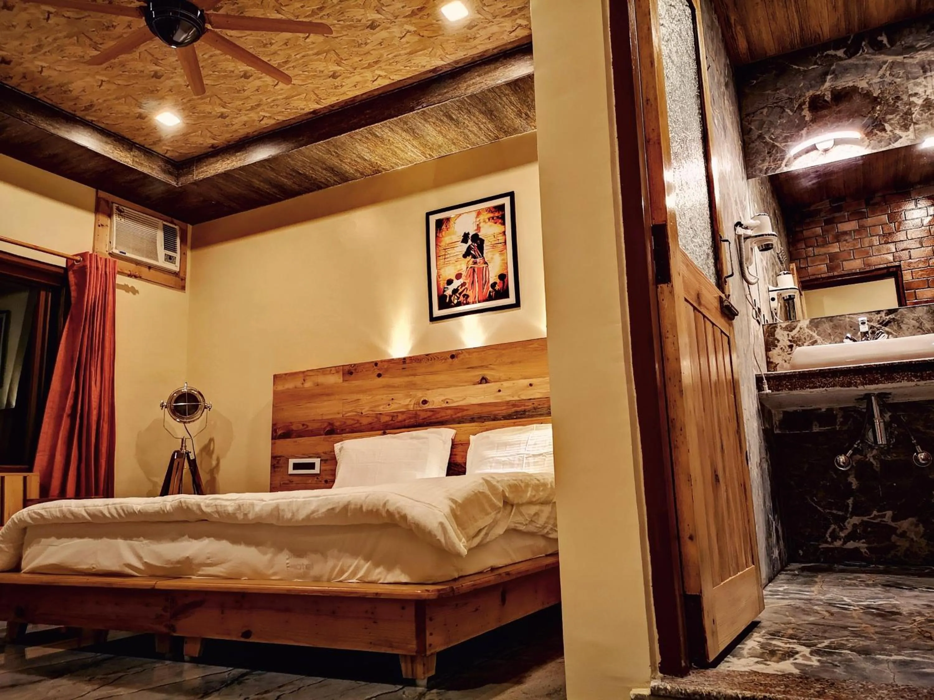 Photo of the whole room, Bed in Hill Top Swiss Cottage