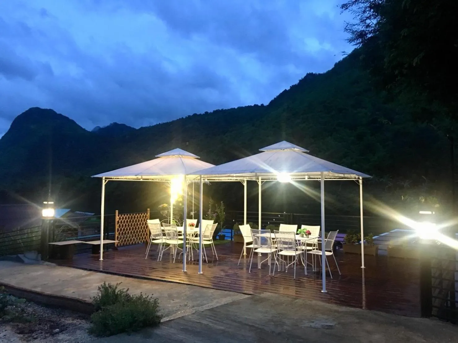 River Hill Side Resort