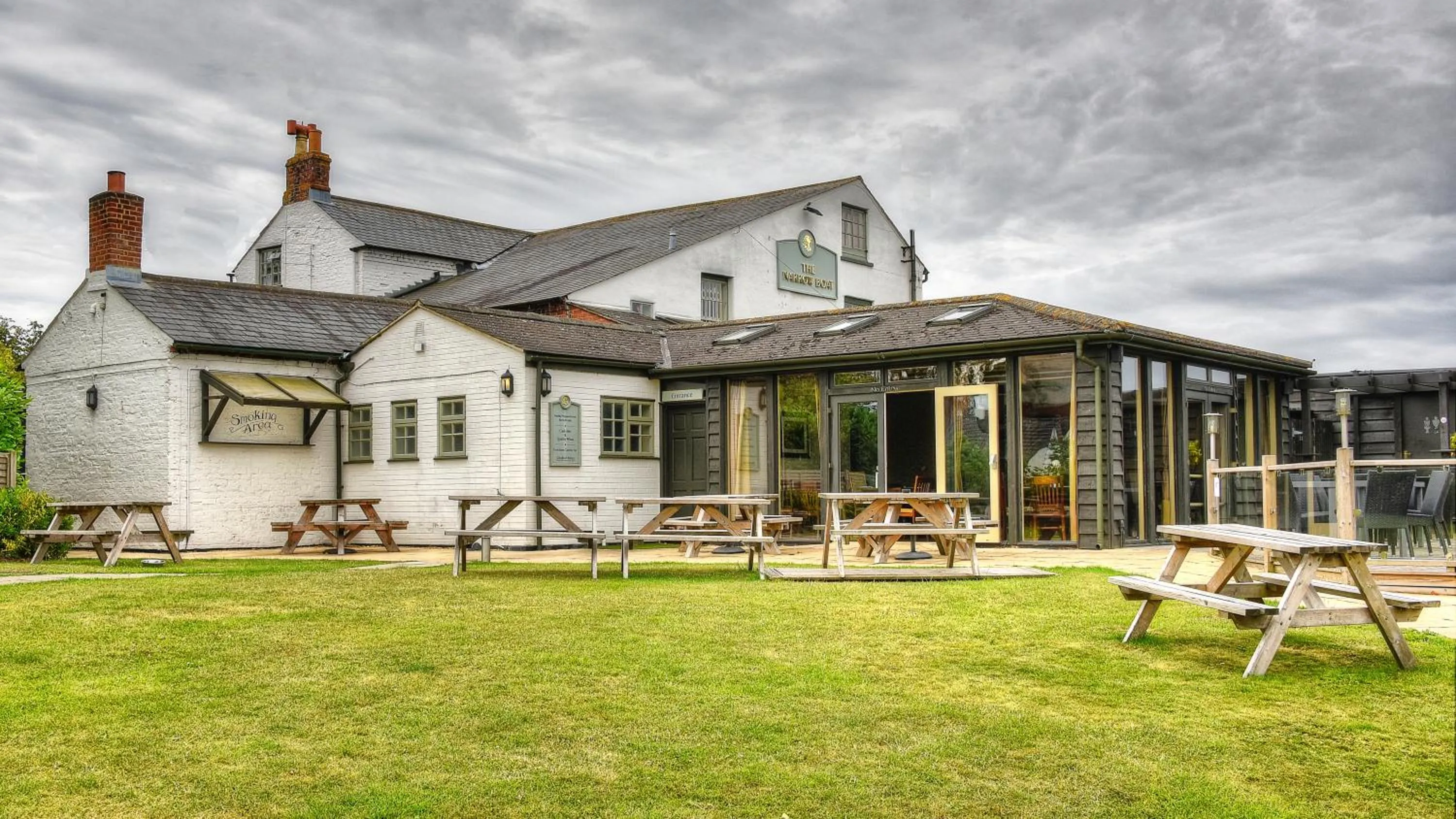 Property building in Narrowboat at Weedon