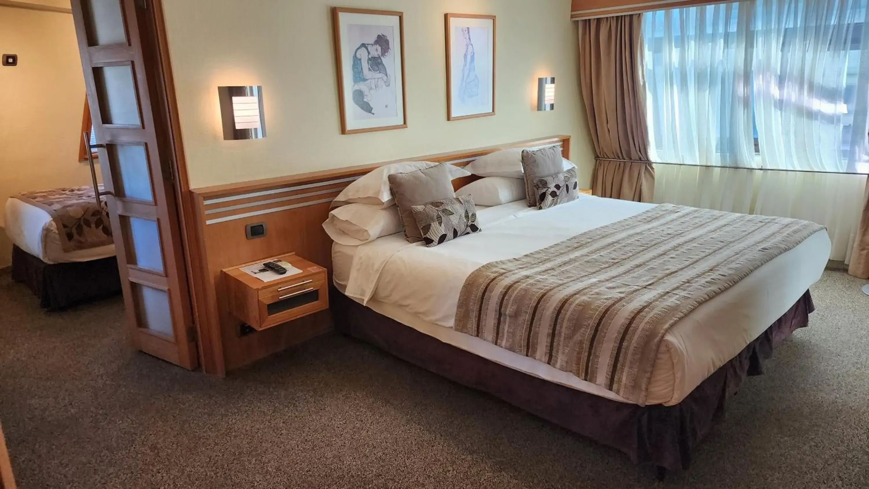 Quadruple Room with Sea View in Hotel Restaurante Ankara Quadruple Room with Sea View in Hotel Restaurante Ankara