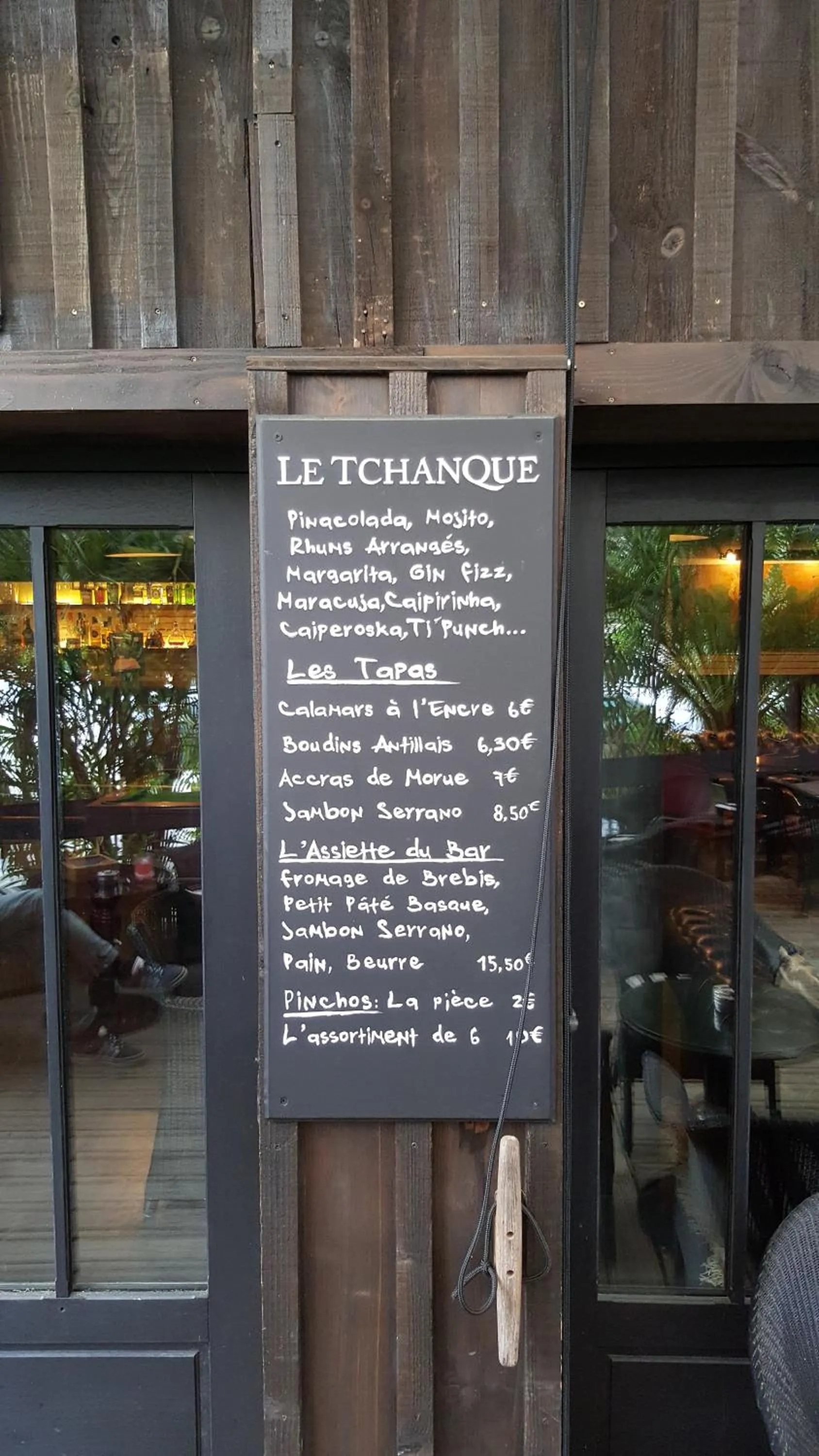 Lounge or bar in La Maison du Bassin