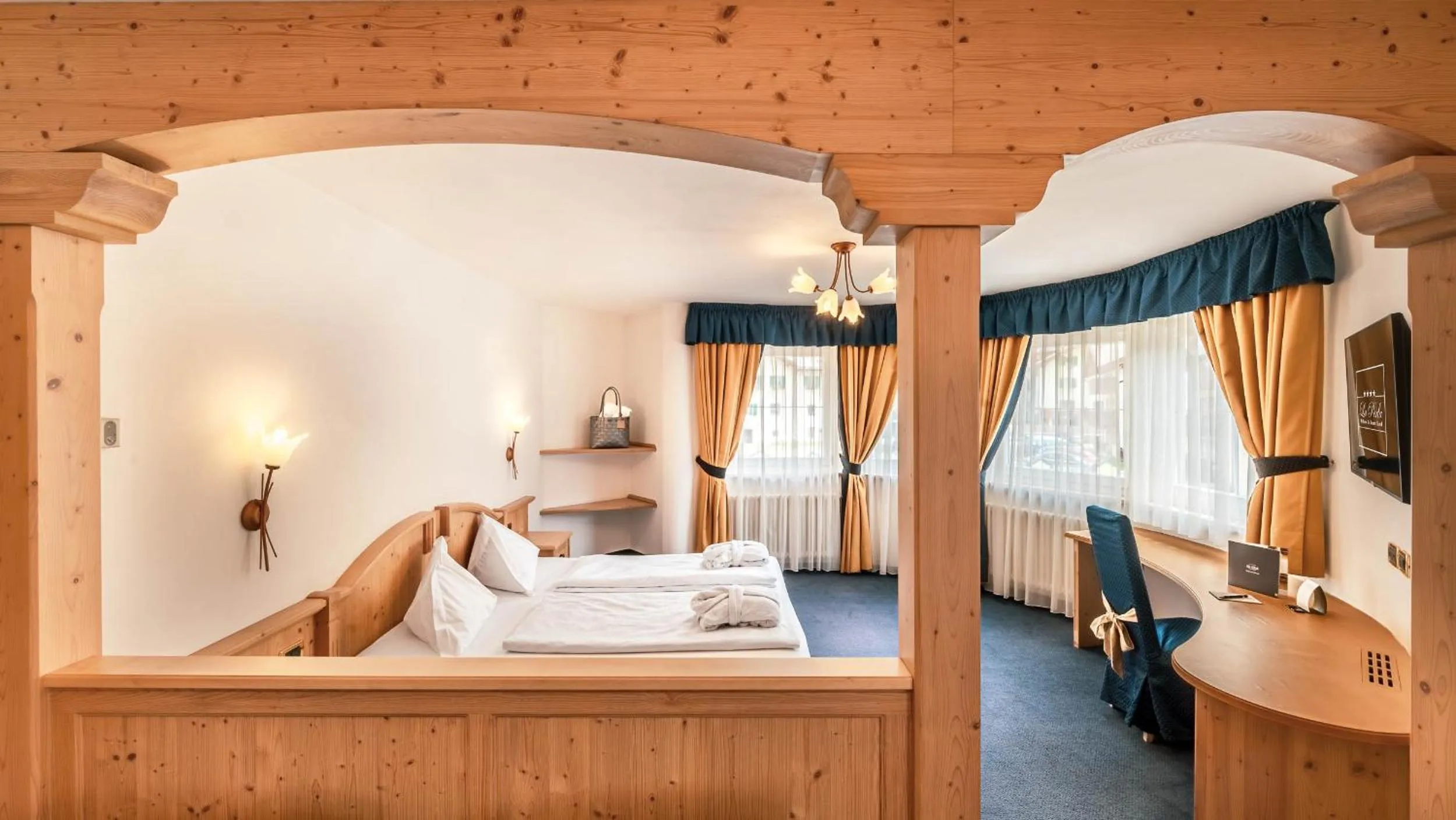 Bedroom, Bed in Hotel La Perla Wellness & Beauty