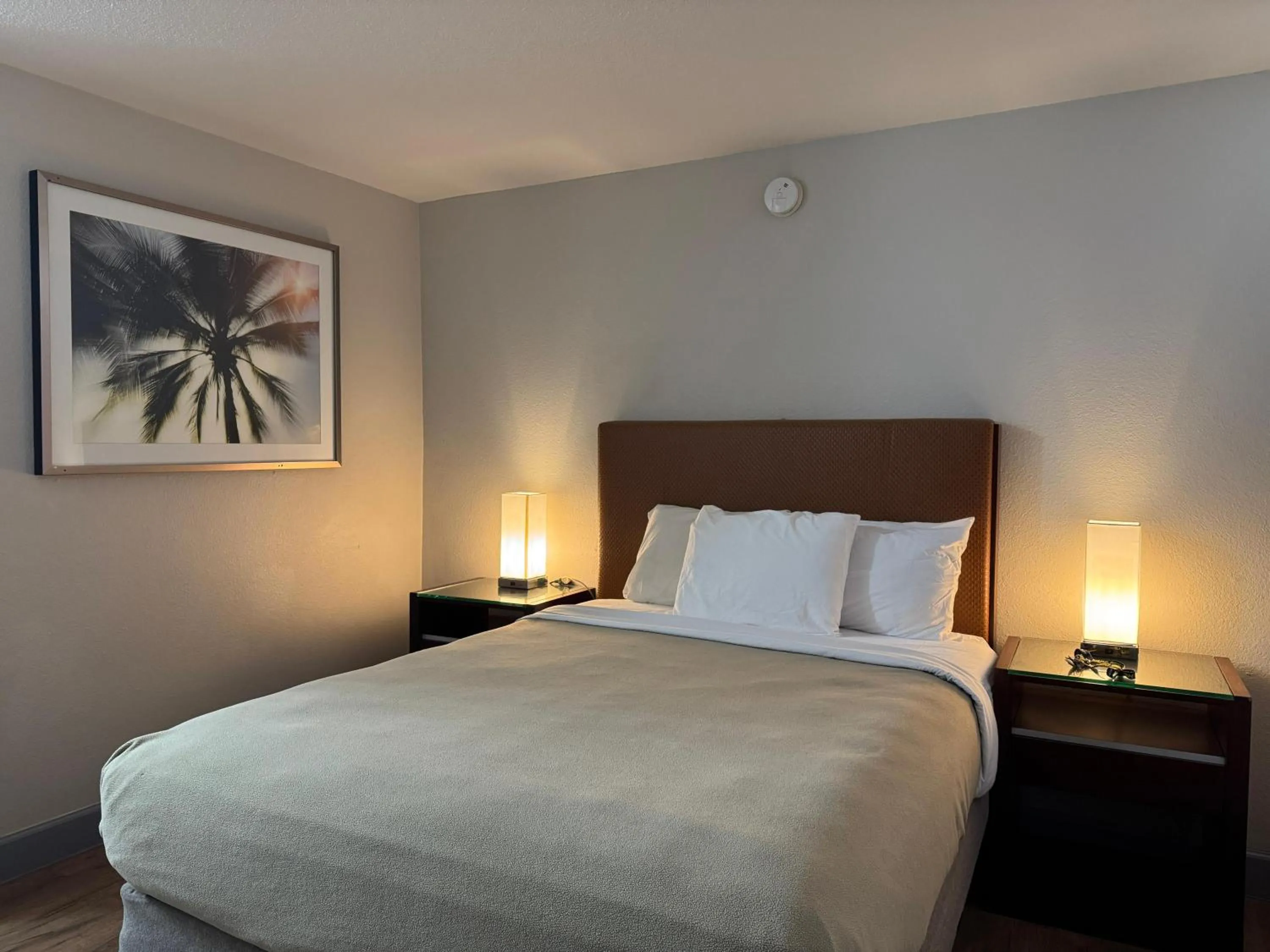 Bedroom, Bed in Harmony Inn and Suites