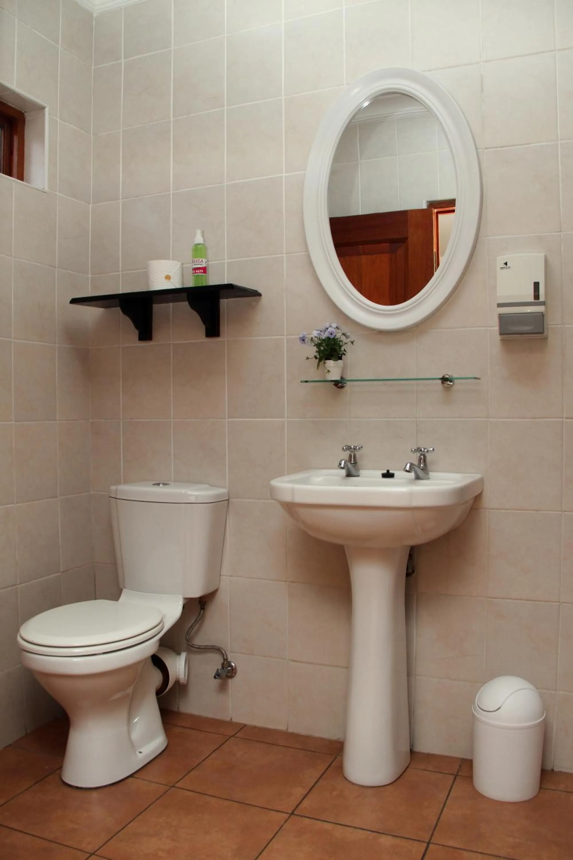 Bathroom in Del Roza Guest House