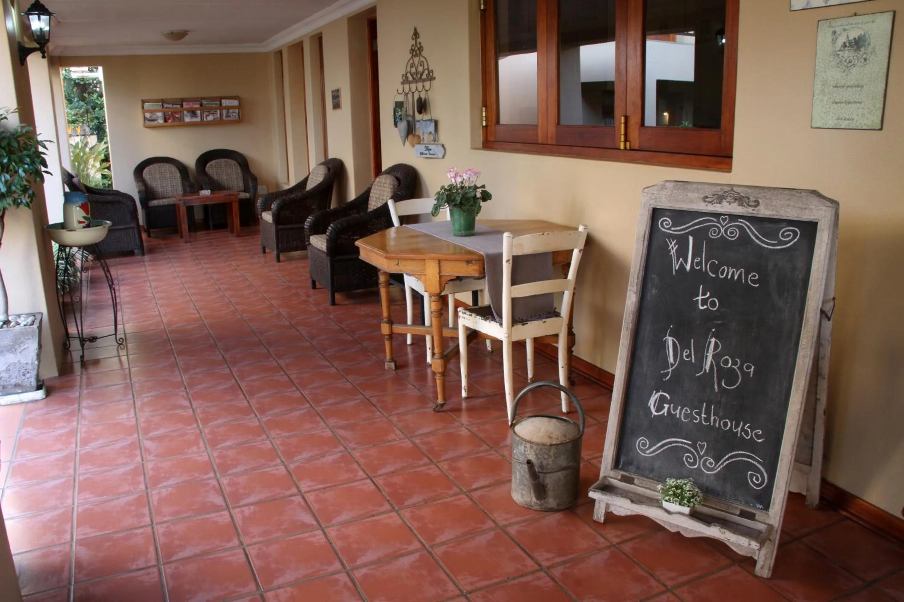 Seating area in Del Roza Guest House