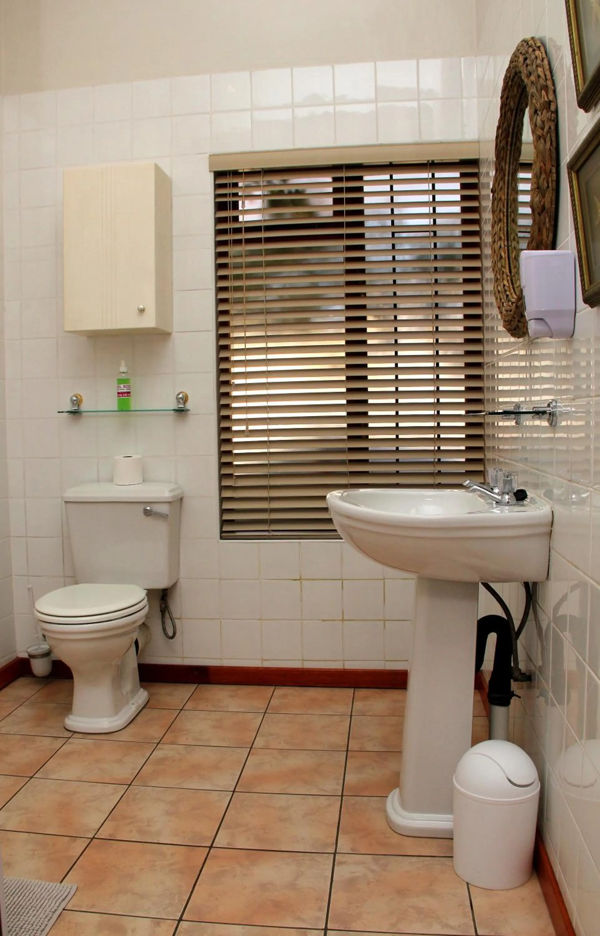 Bathroom in Del Roza Guest House