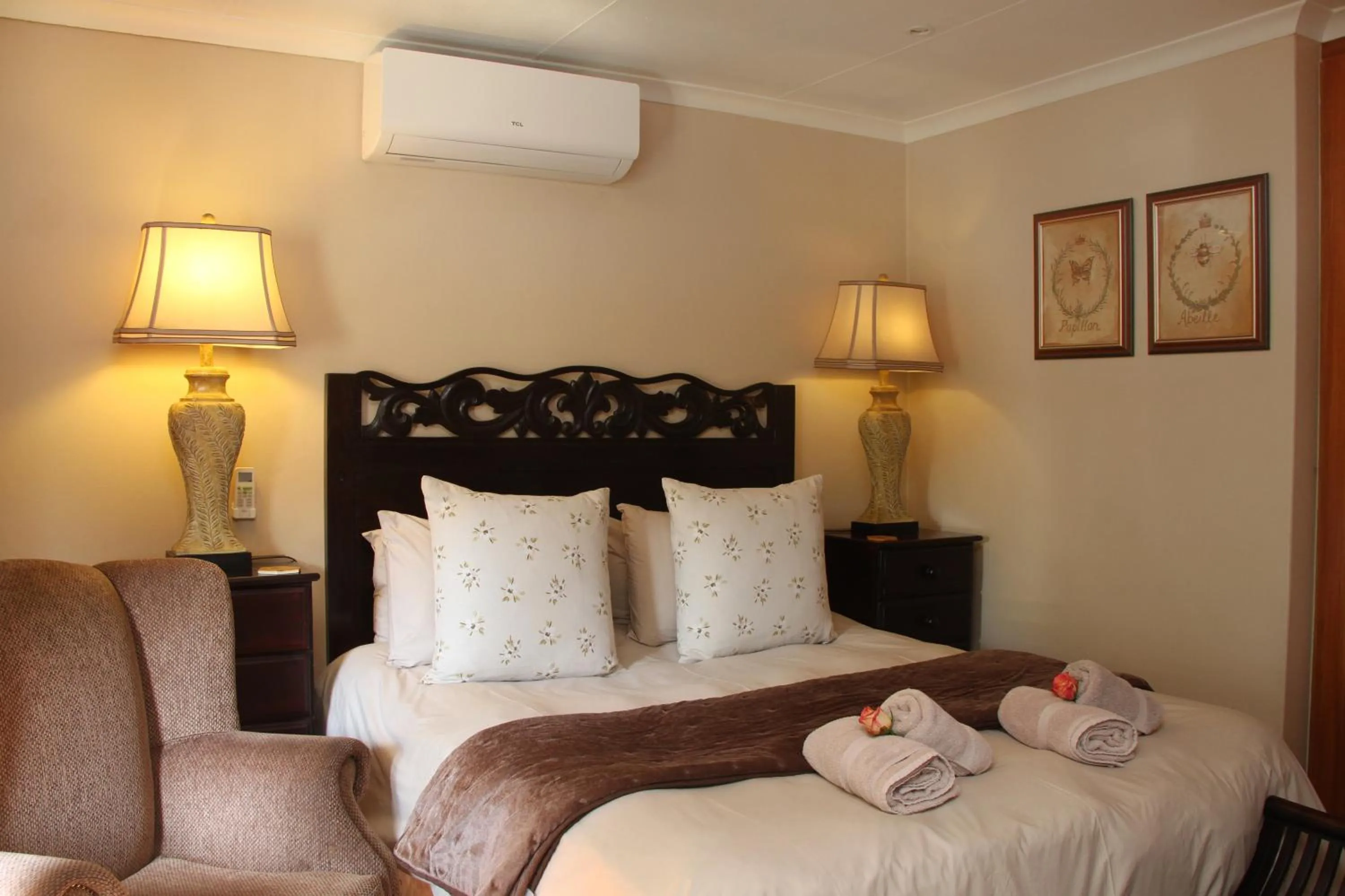 Photo of the whole room, Bed in Del Roza Guest House