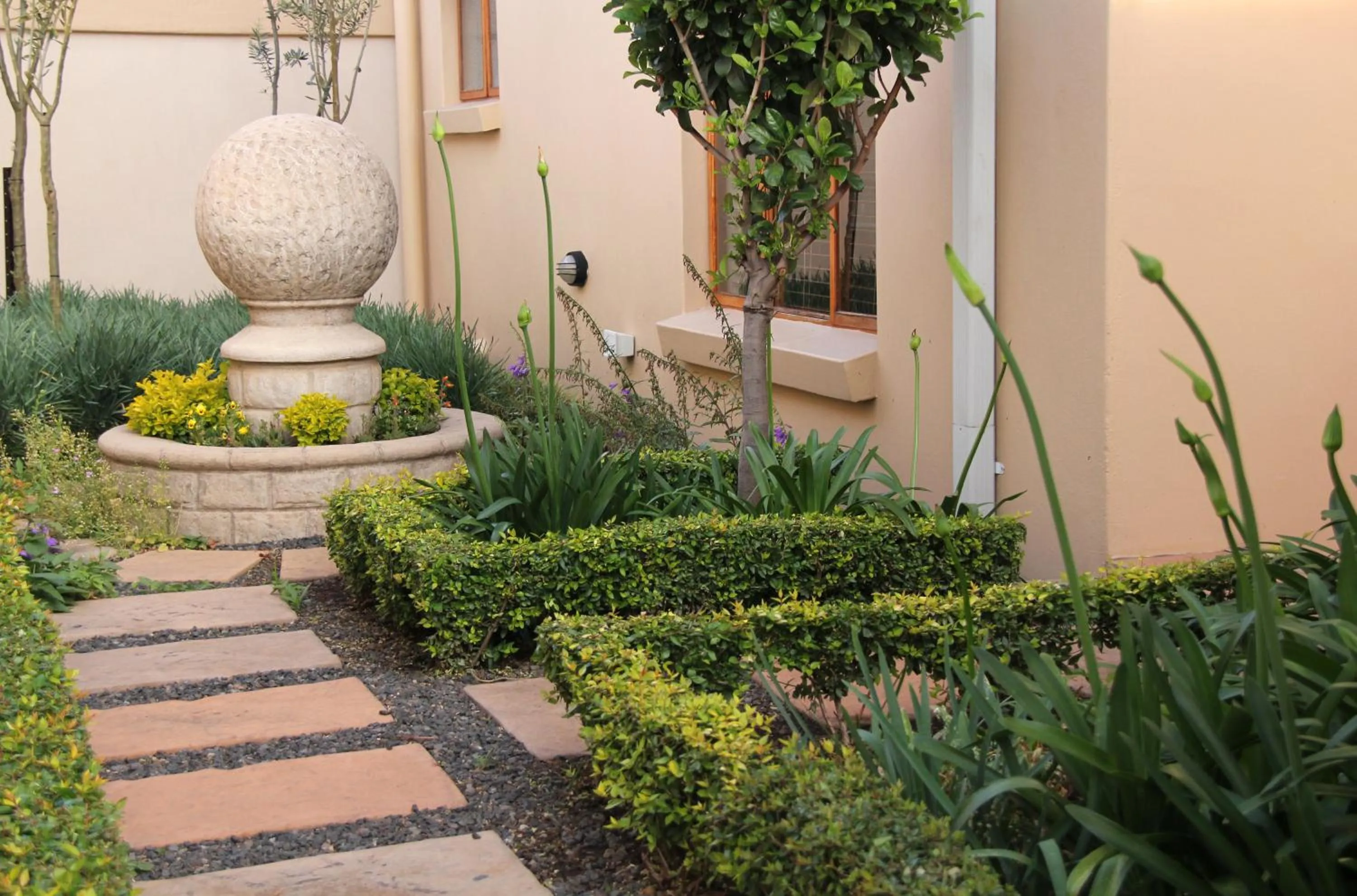 Garden view in Del Roza Guest House