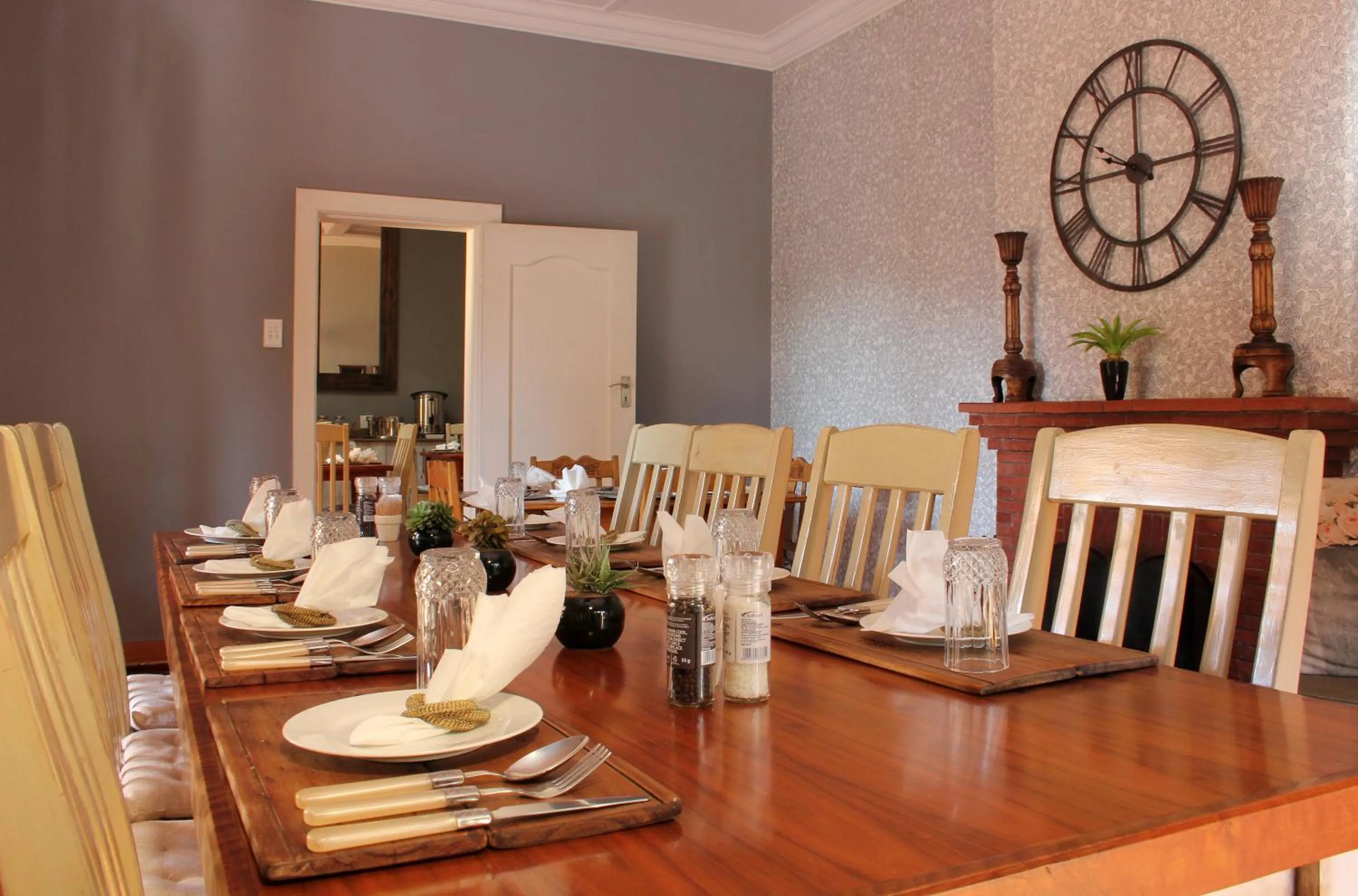 Dining area in Del Roza Guest House