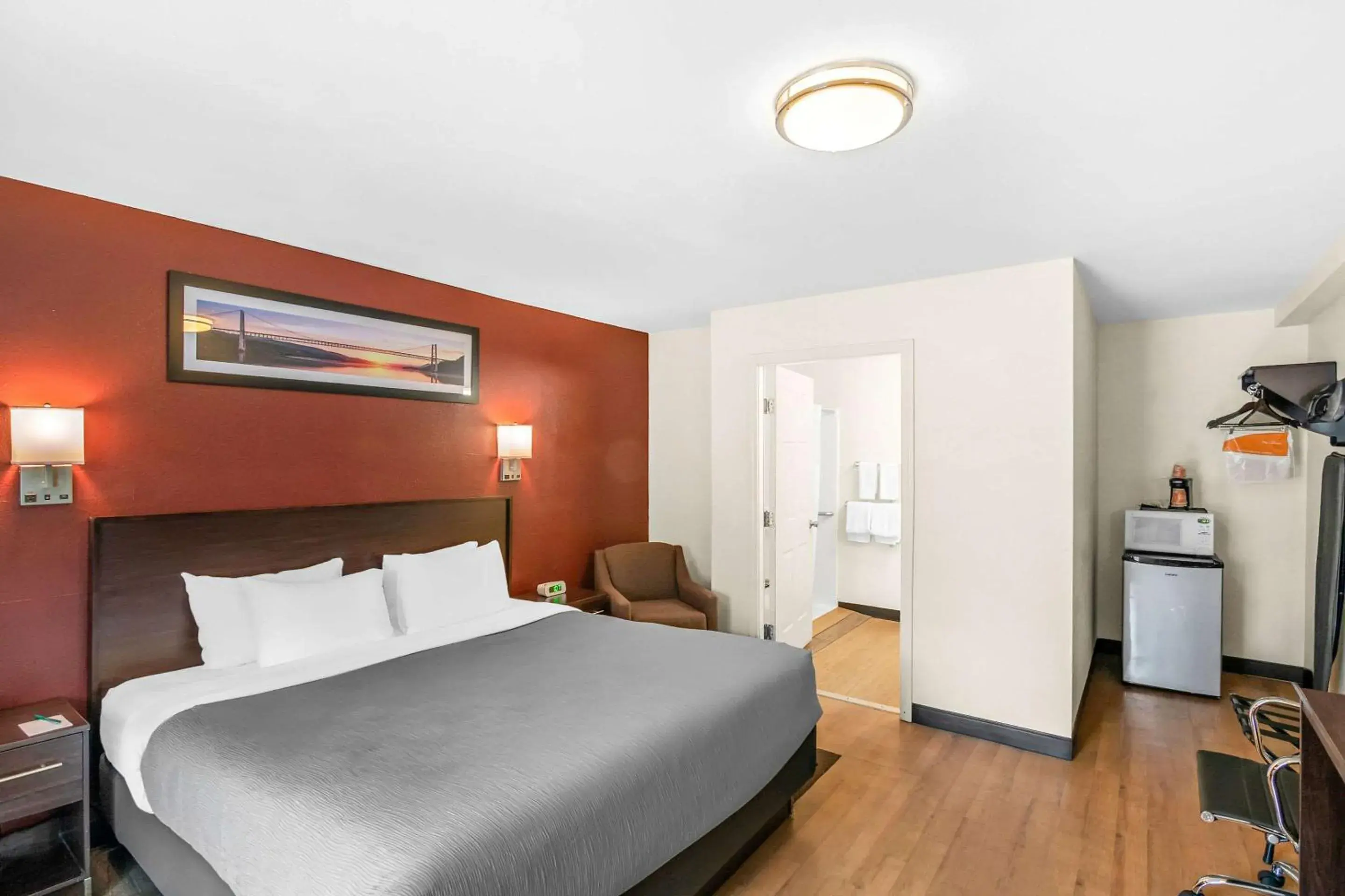 Bedroom, Bed in Quality Inn Bedroom, Bed in Quality Inn