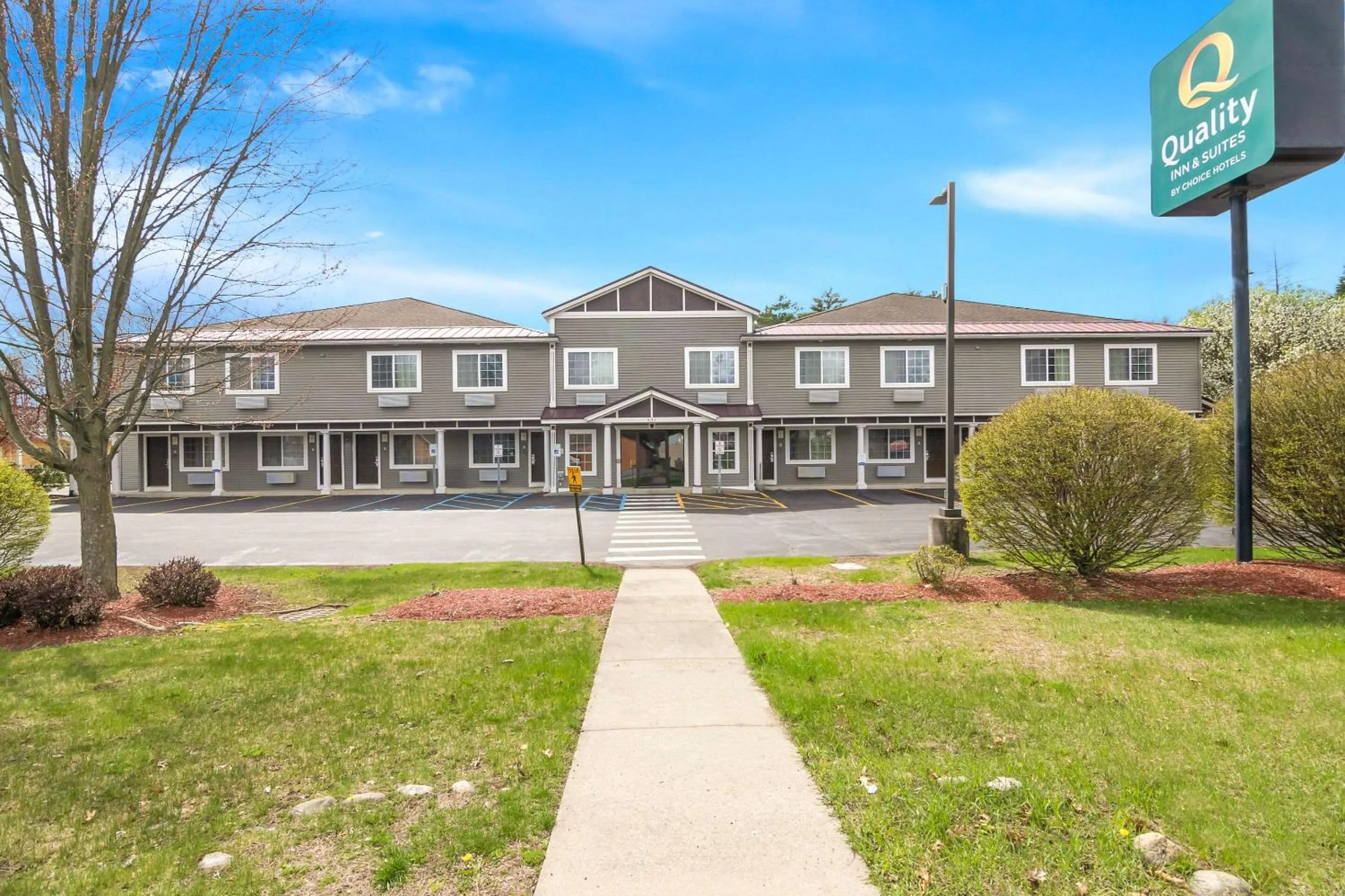 Property building in Red Roof Inn Glens Falls - Lake George