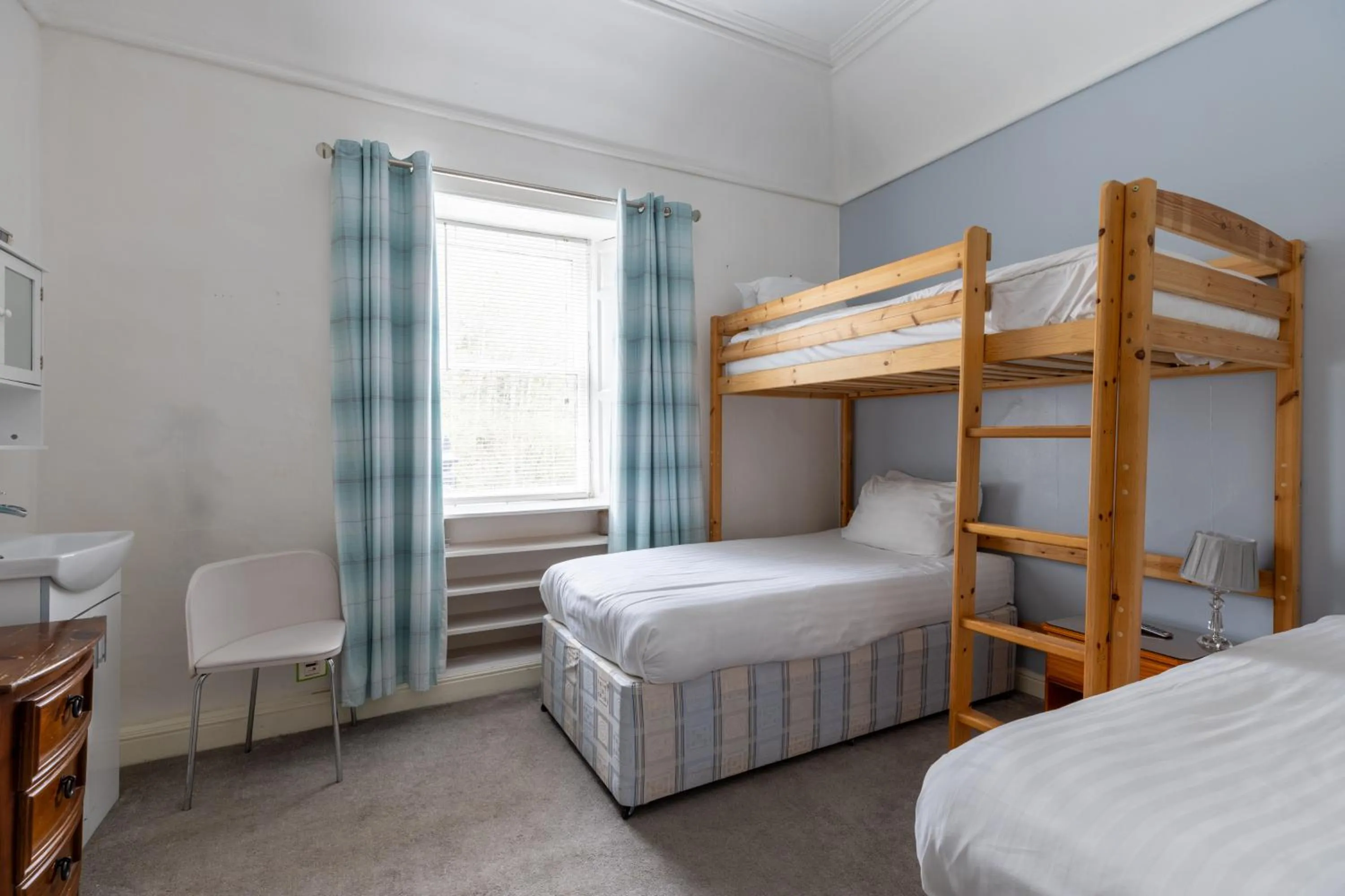 Bed in The Bein Inn Hotel & Restaurant