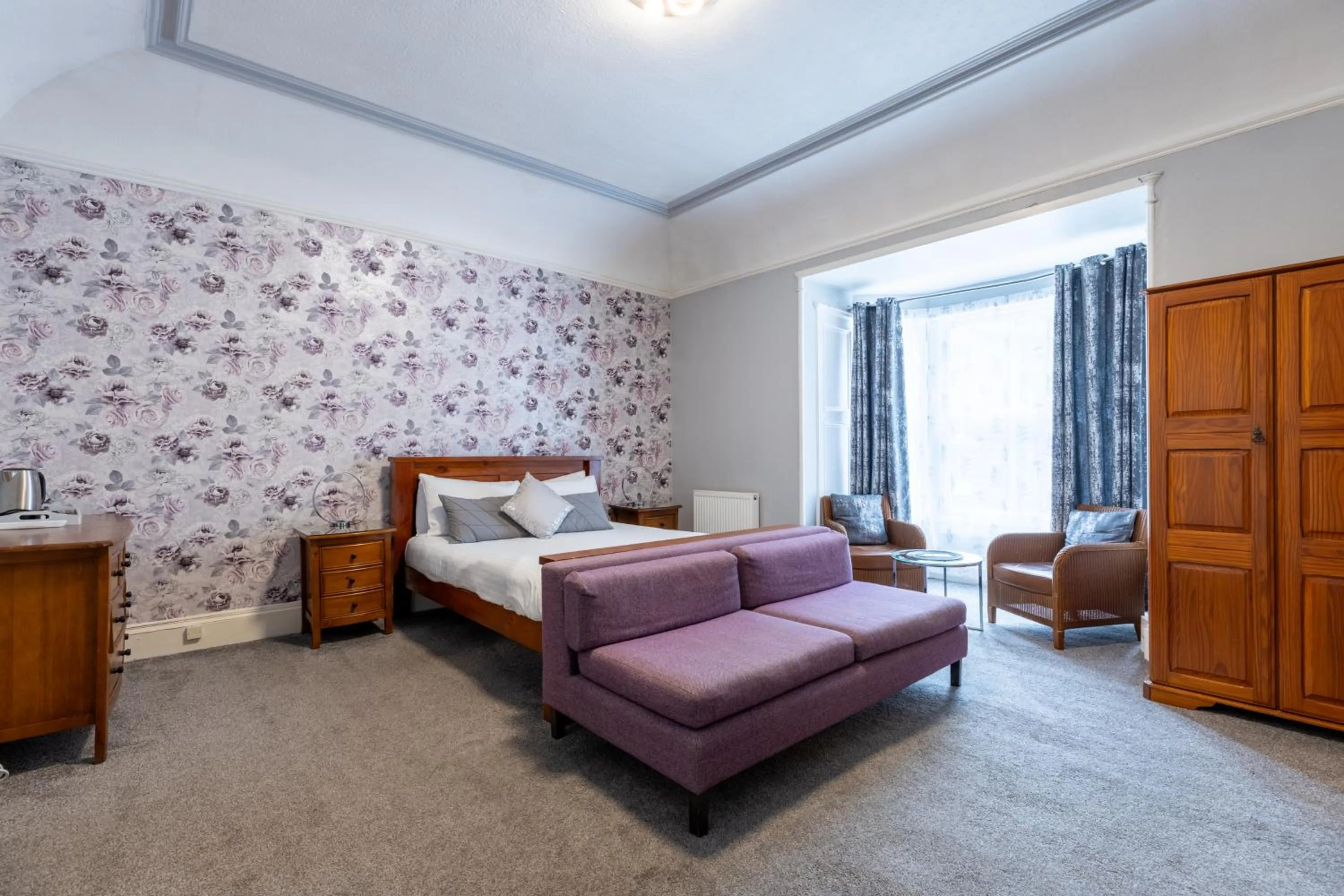 Bed in The Bein Inn Hotel & Restaurant