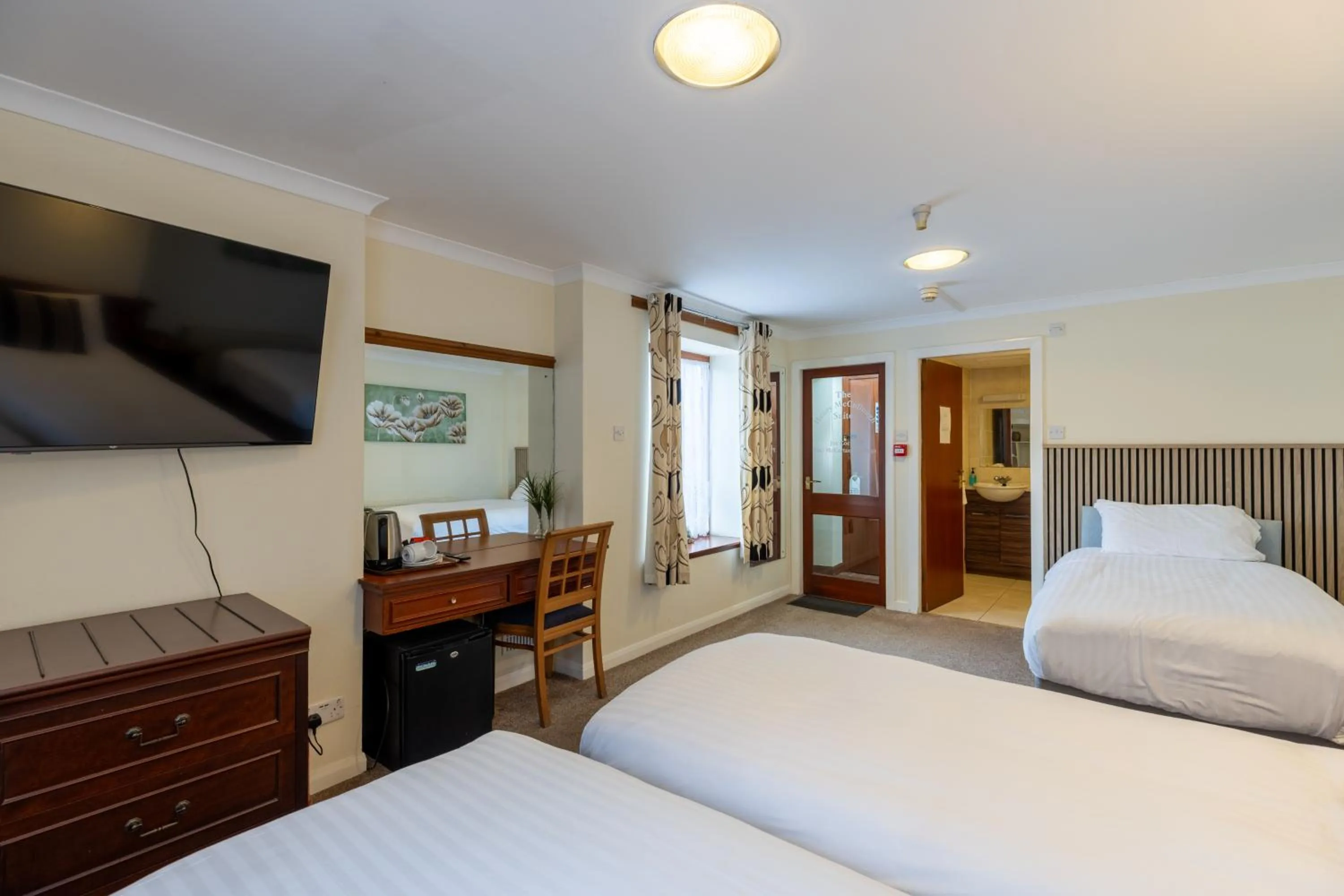 Bed in The Bein Inn Hotel & Restaurant