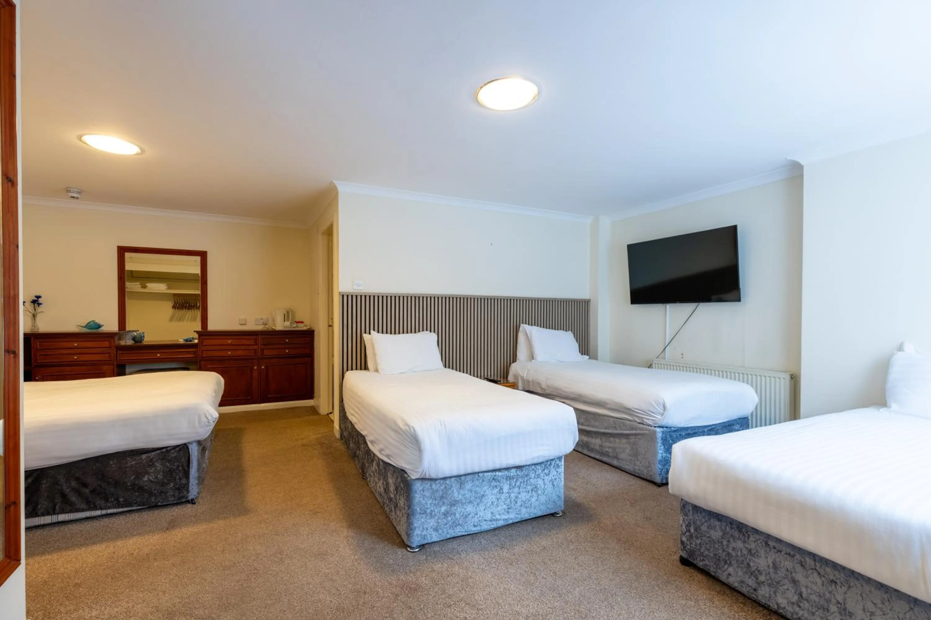 Bed in The Bein Inn Hotel & Restaurant