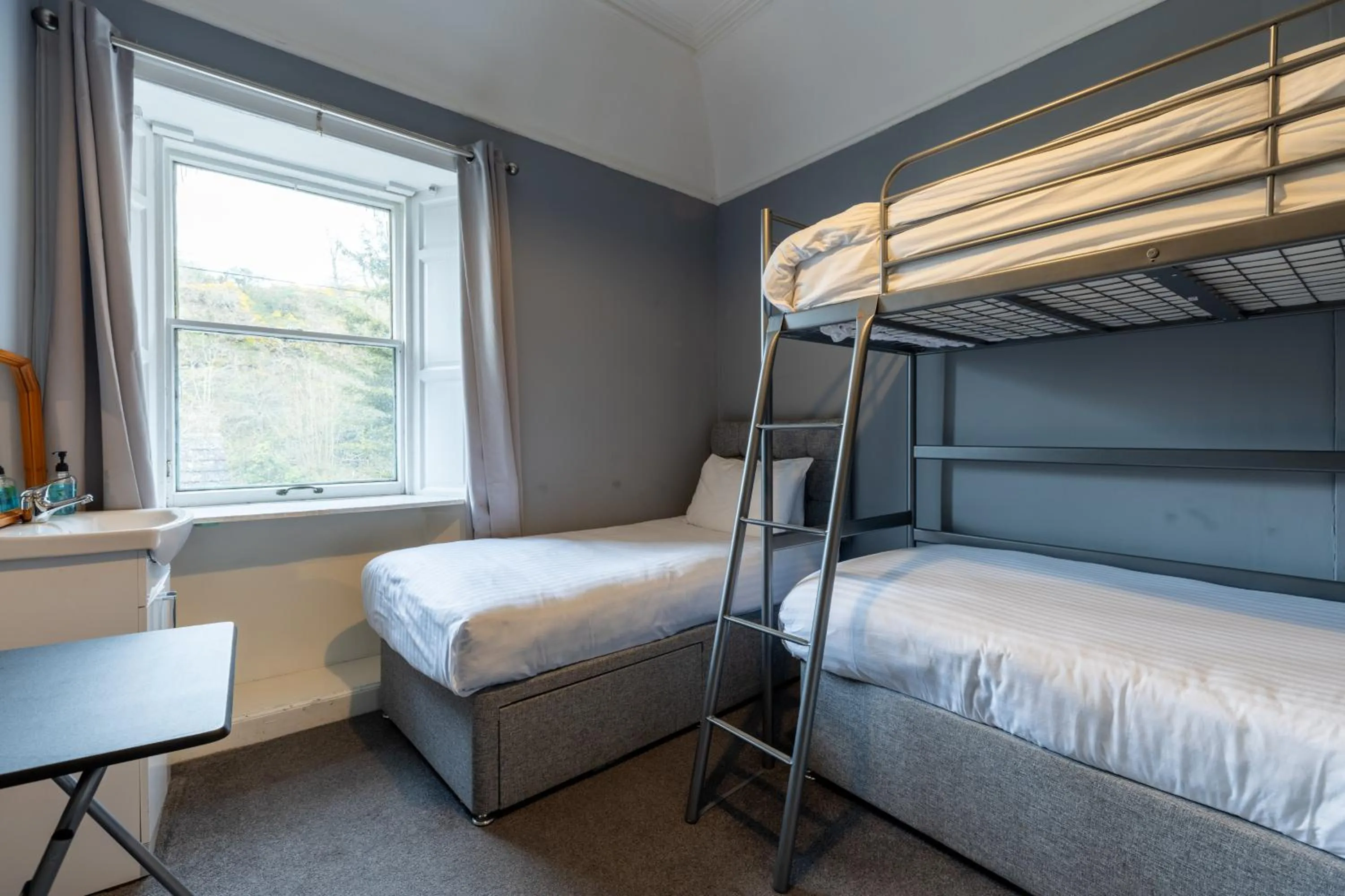 Bed in The Bein Inn Hotel & Restaurant