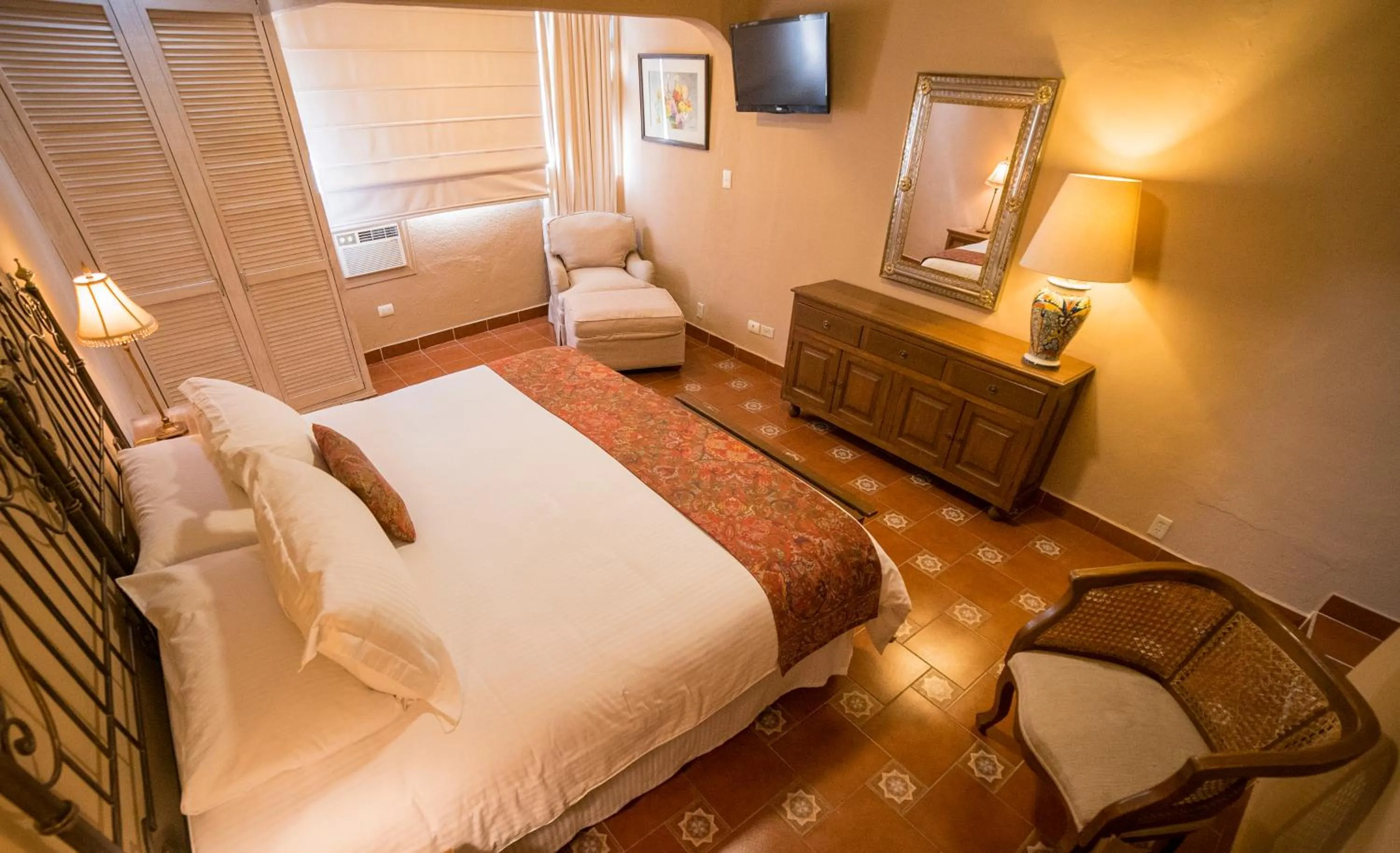 Bedroom, Bed in Villa Mirasol