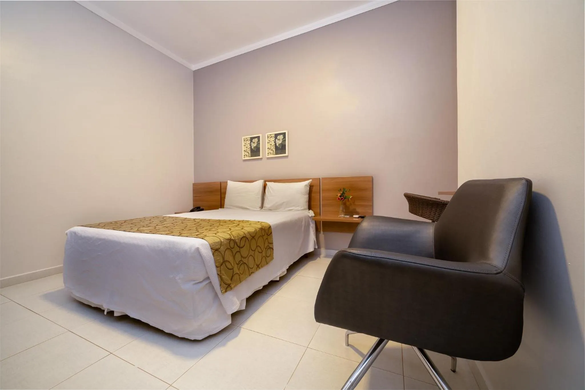 Photo of the whole room, Bed in Hotel Porto Madeira