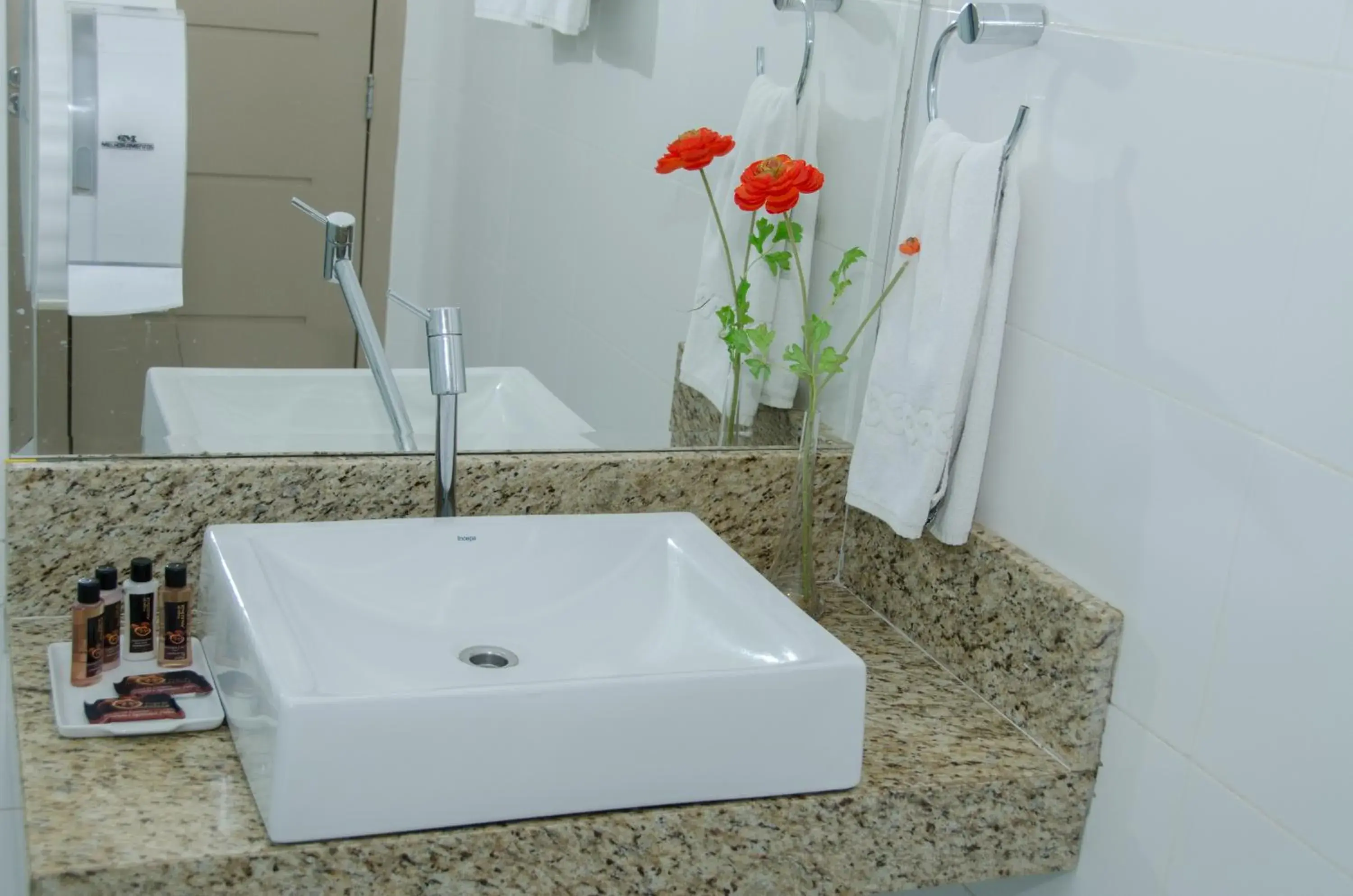 Standard Double or Twin Room - single occupancy in Hotel Porto Madeira Standard Double or Twin Room - single occupancy in Hotel Porto Madeira