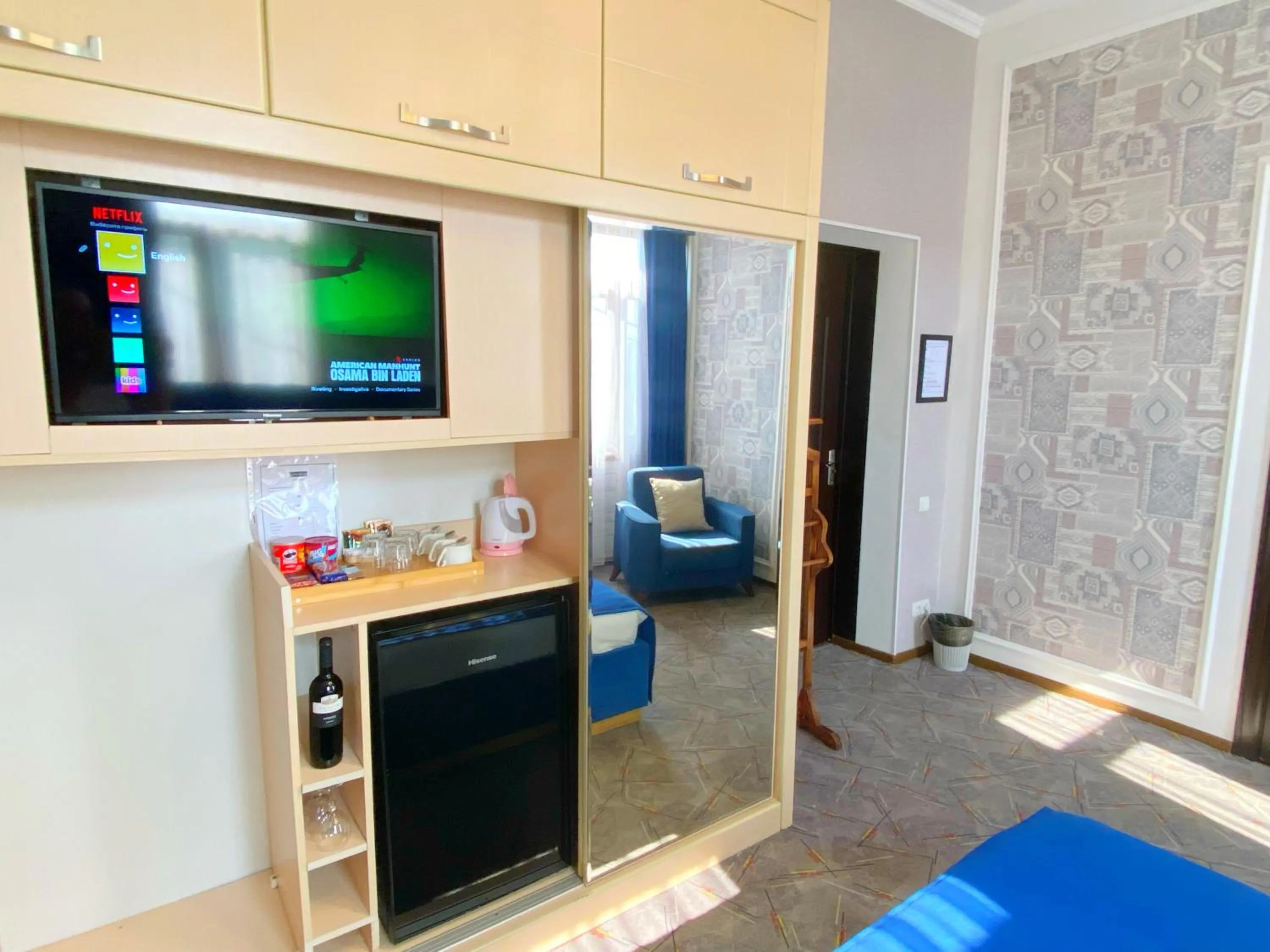 minibar, Bed in Hotel Orange Kutaisi