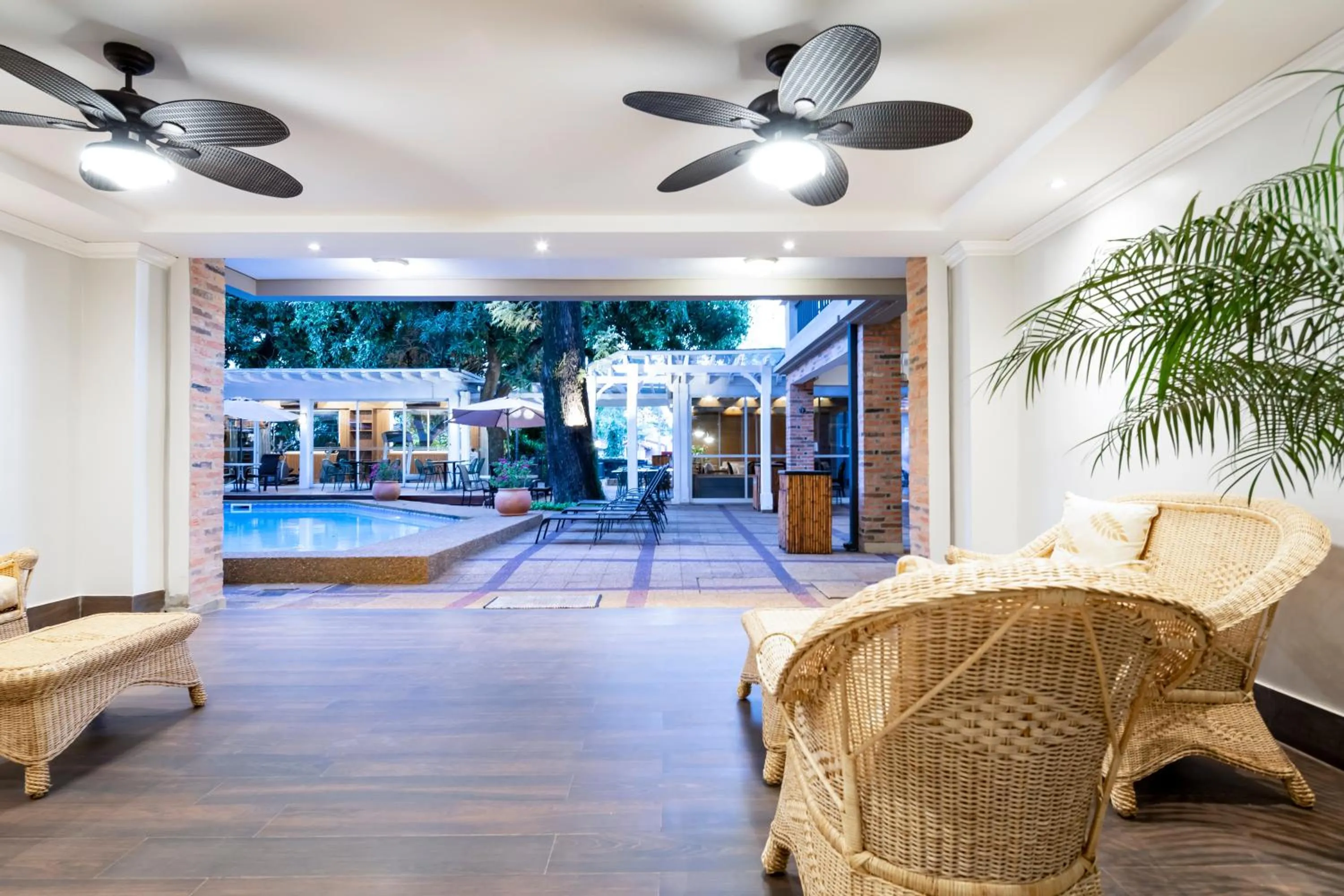 Patio in Hotel Villa Morra Suites