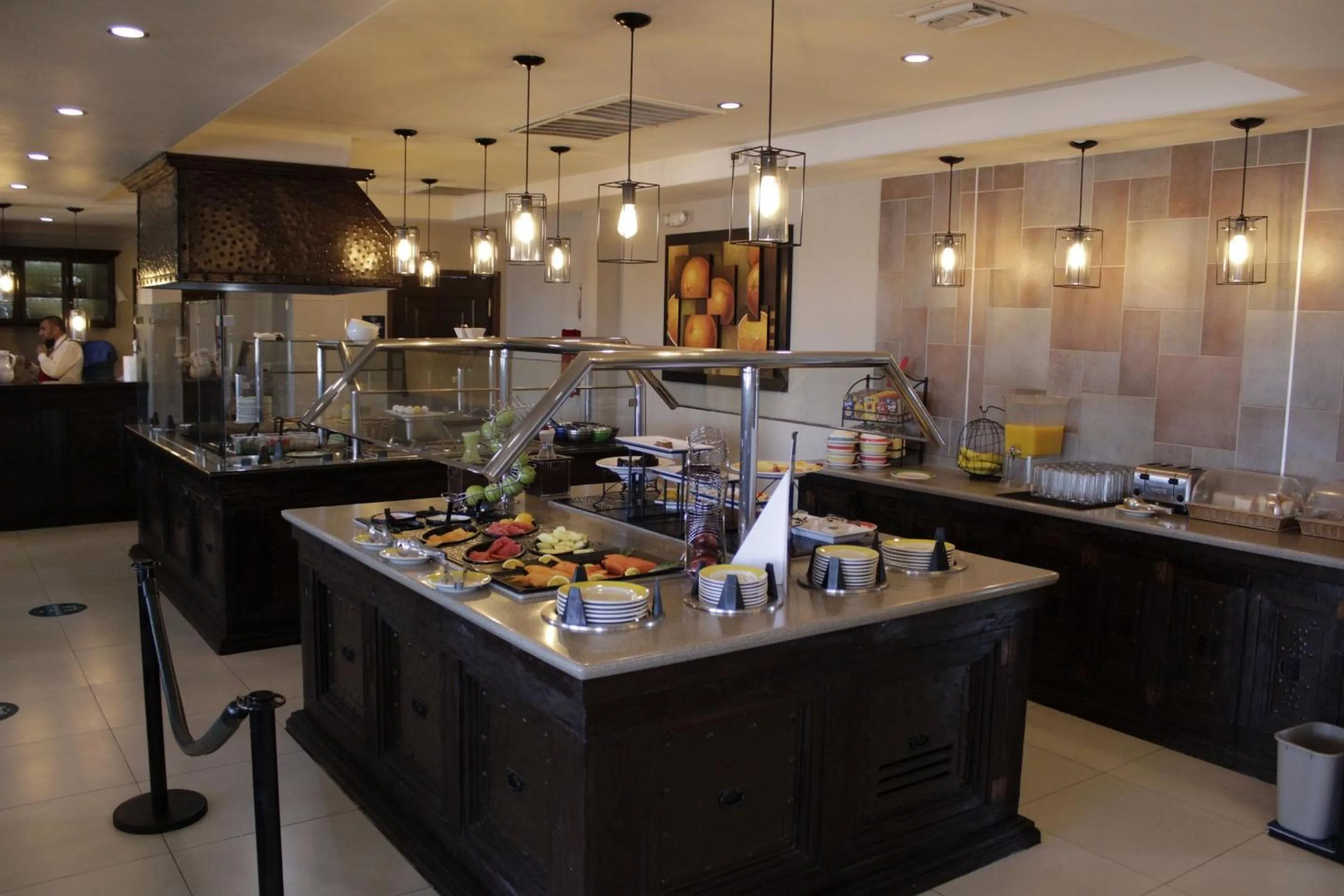 Restaurant/places to eat in Hotel Calafia