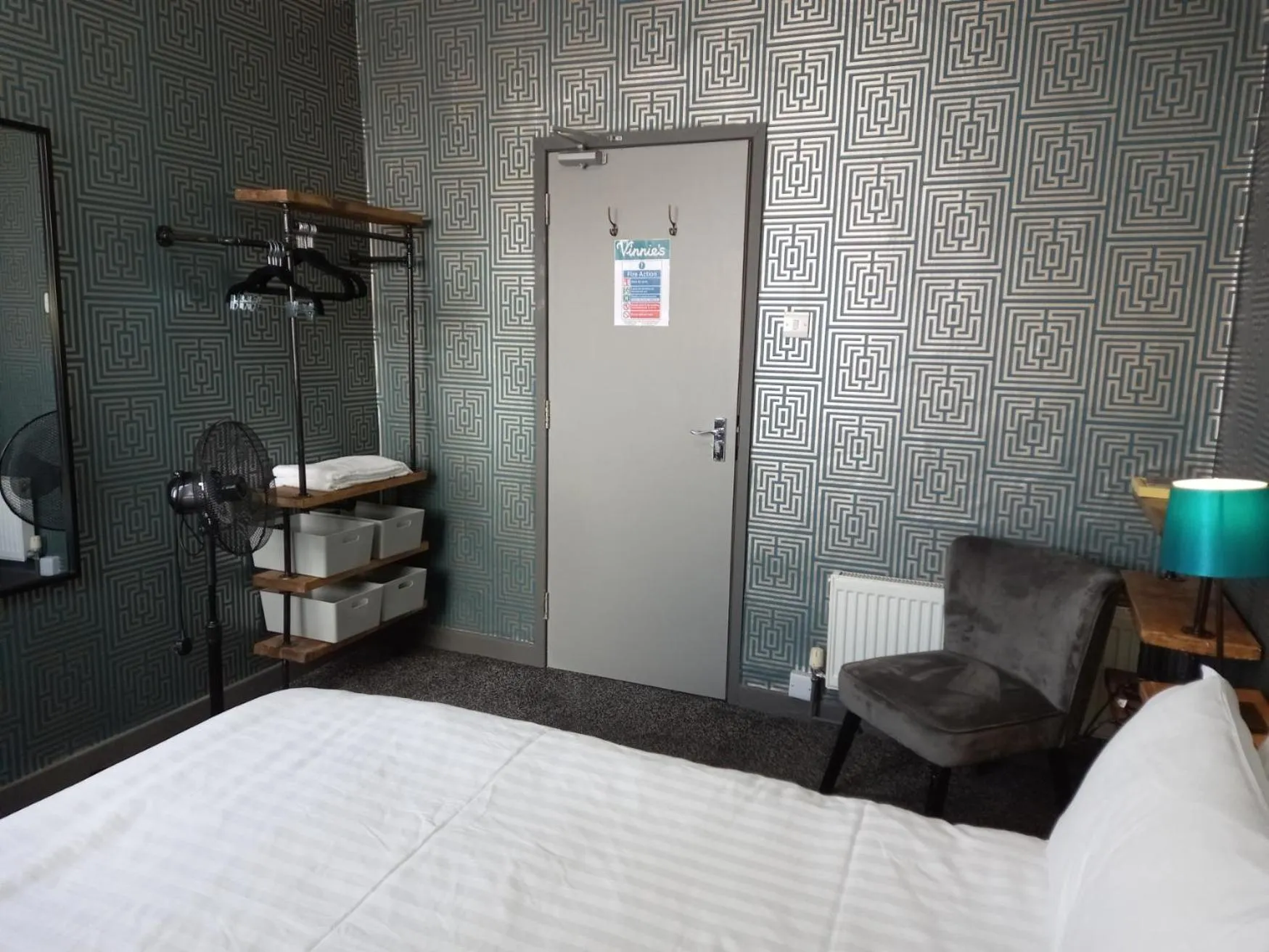 Bedroom, Bed in Vinnie's Family Hotel