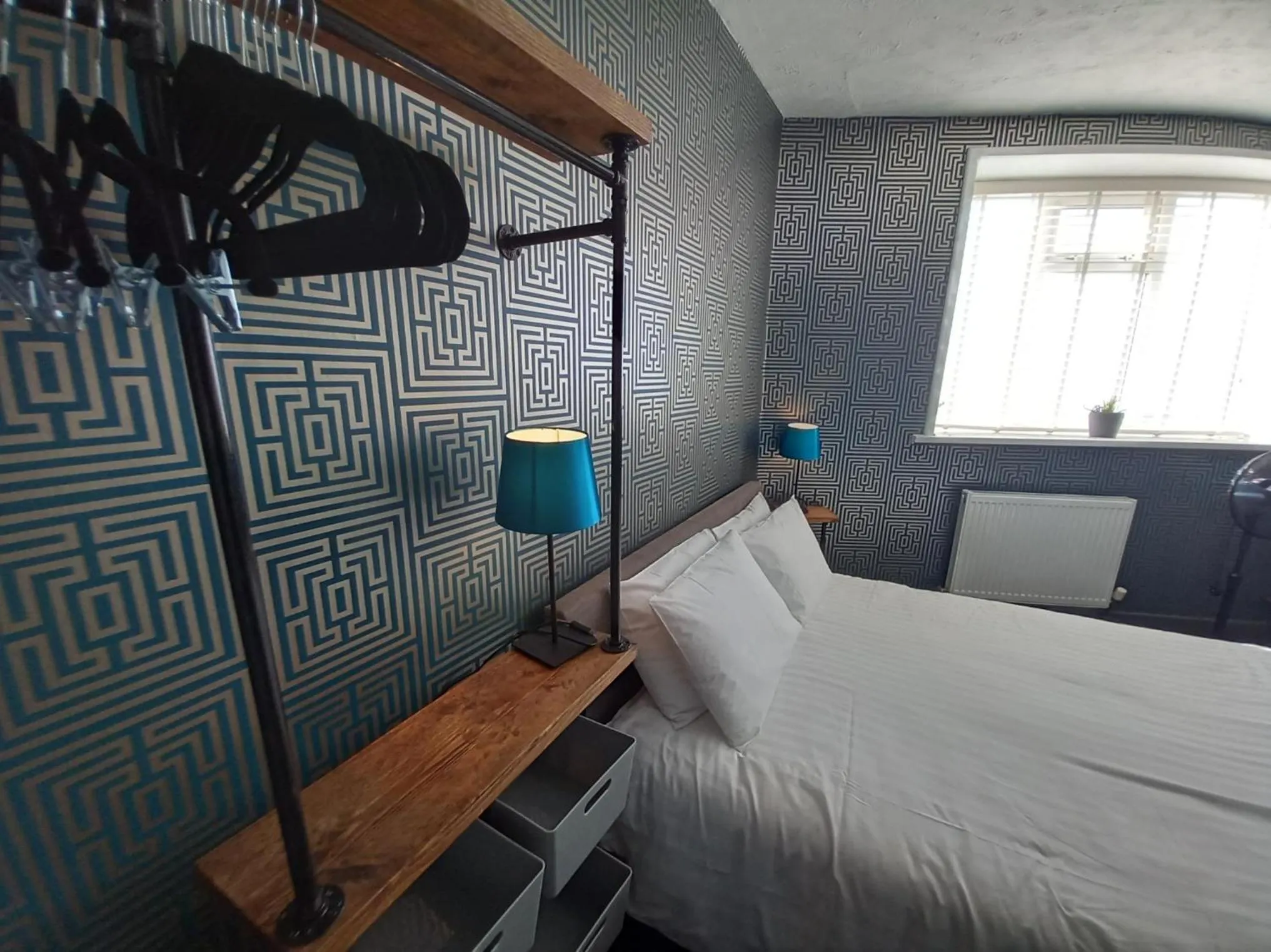 Bedroom, Bed in Vinnie's Family Hotel