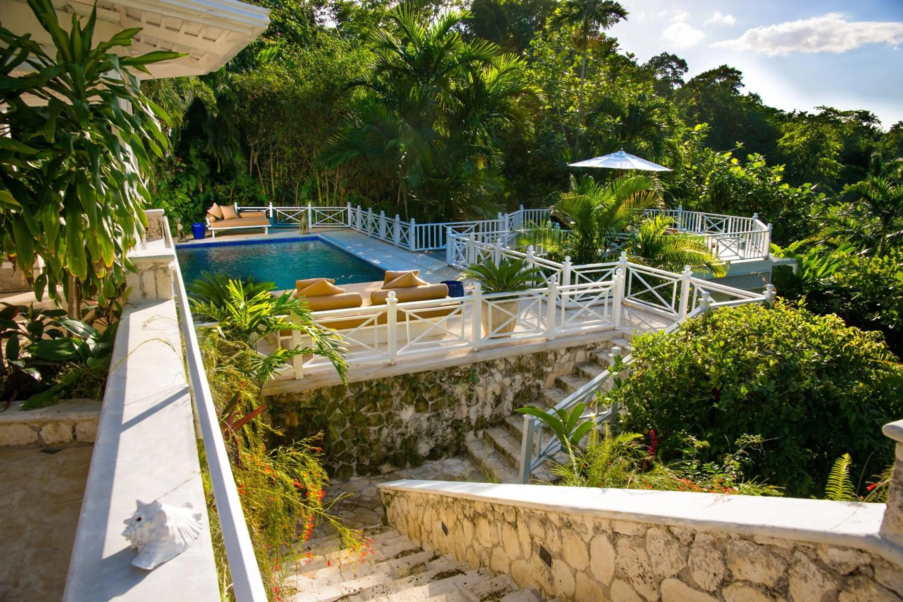 Pool view in Round Hill Hotel & Villas