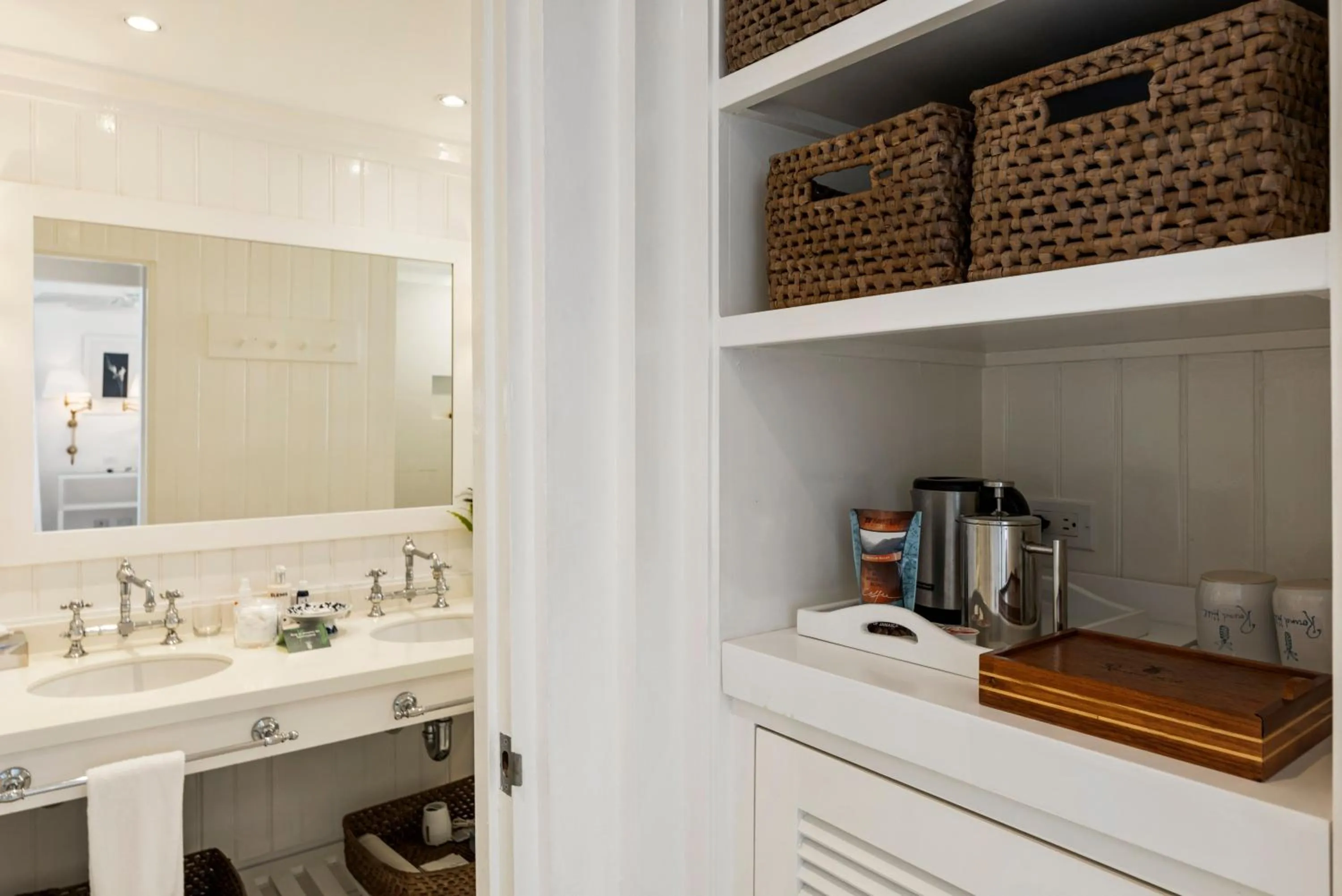 Bathroom in Round Hill Hotel & Villas