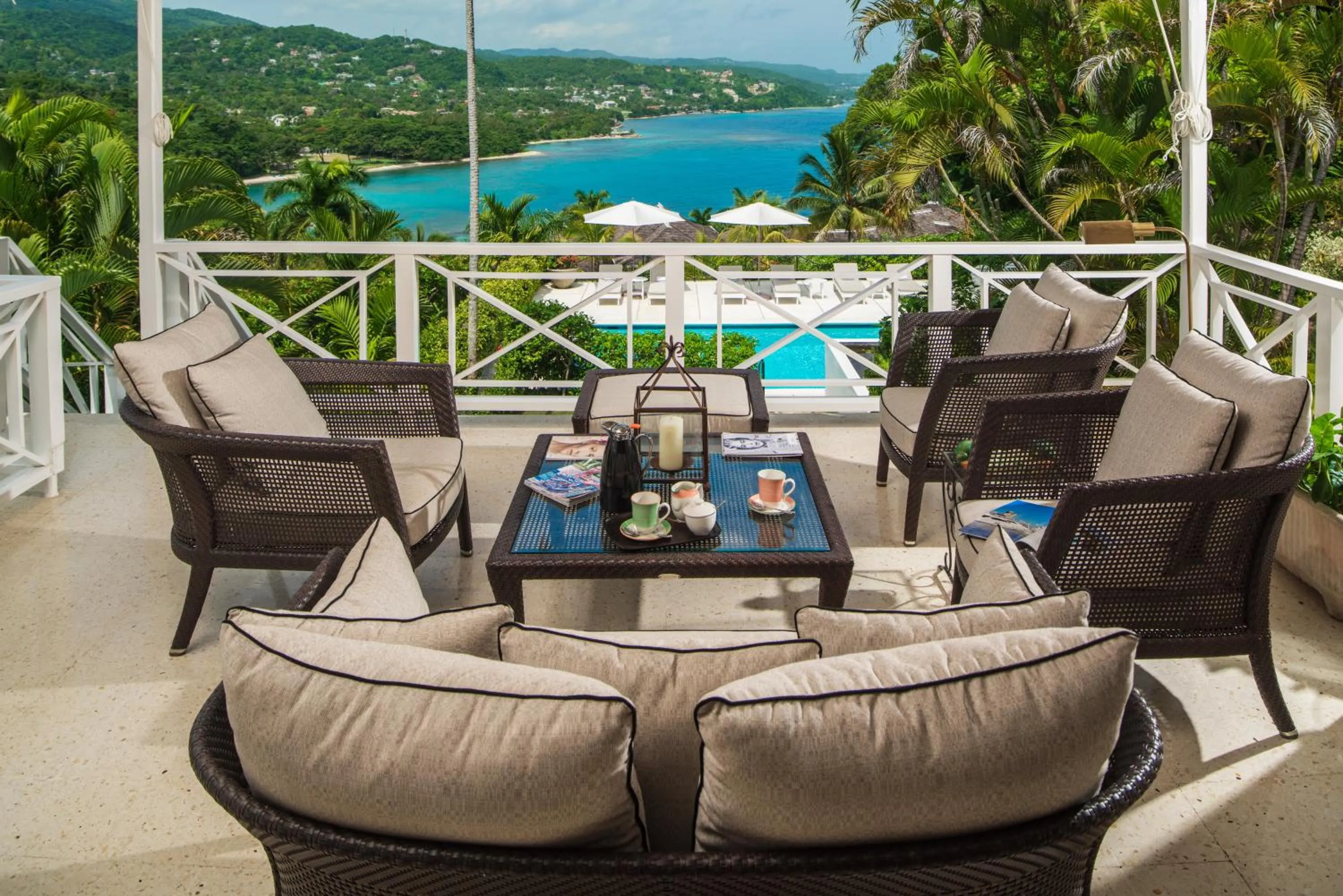 Living room in Round Hill Hotel & Villas