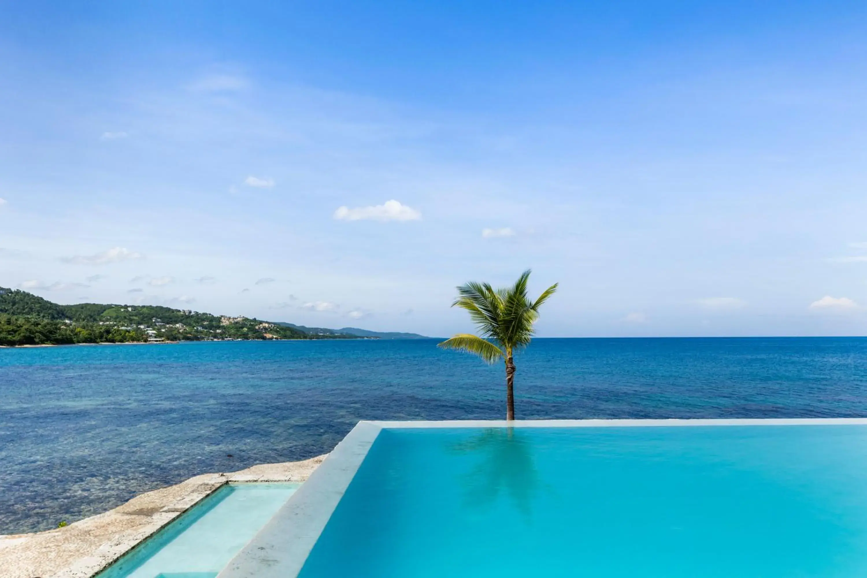 Swimming pool in Round Hill Hotel & Villas Swimming pool in Round Hill Hotel & Villas