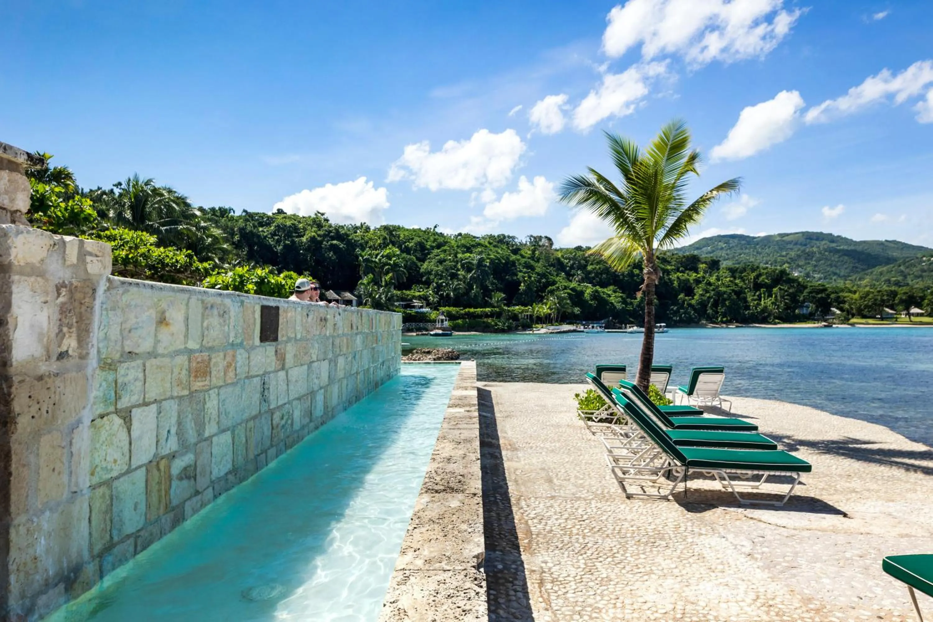 Swimming pool in Round Hill Hotel & Villas