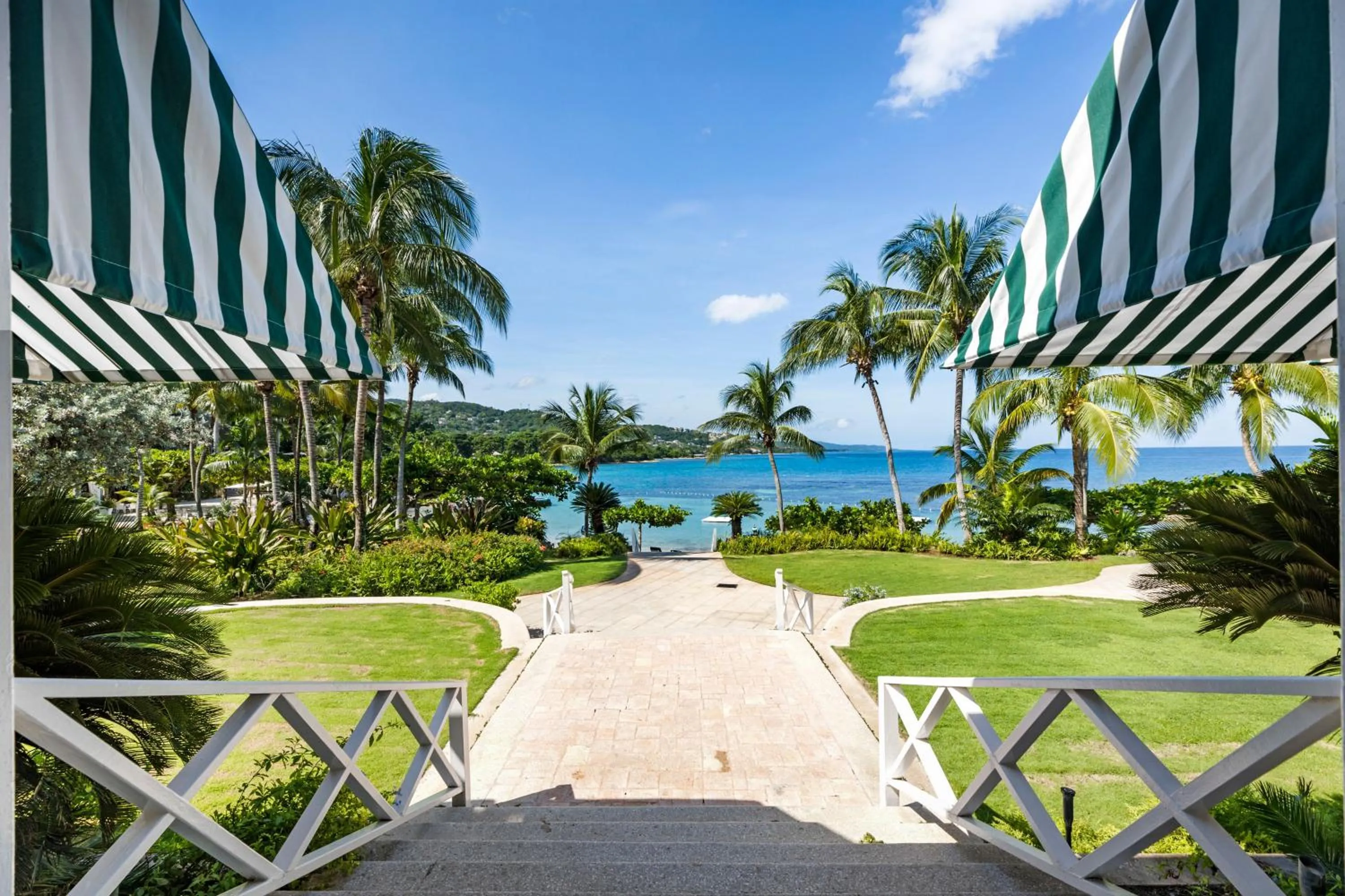 Property building in Round Hill Hotel & Villas