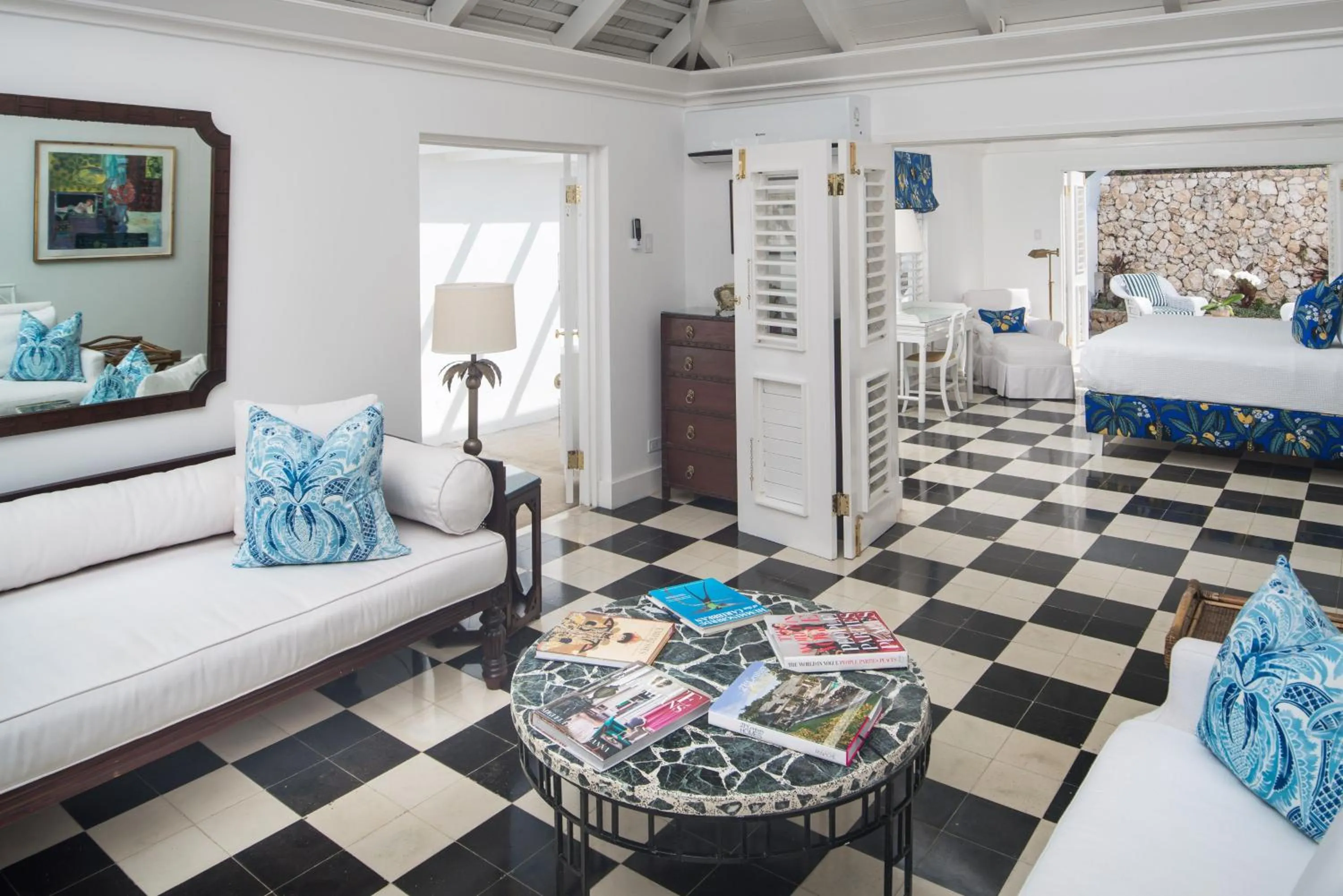 Seating area in Round Hill Hotel & Villas