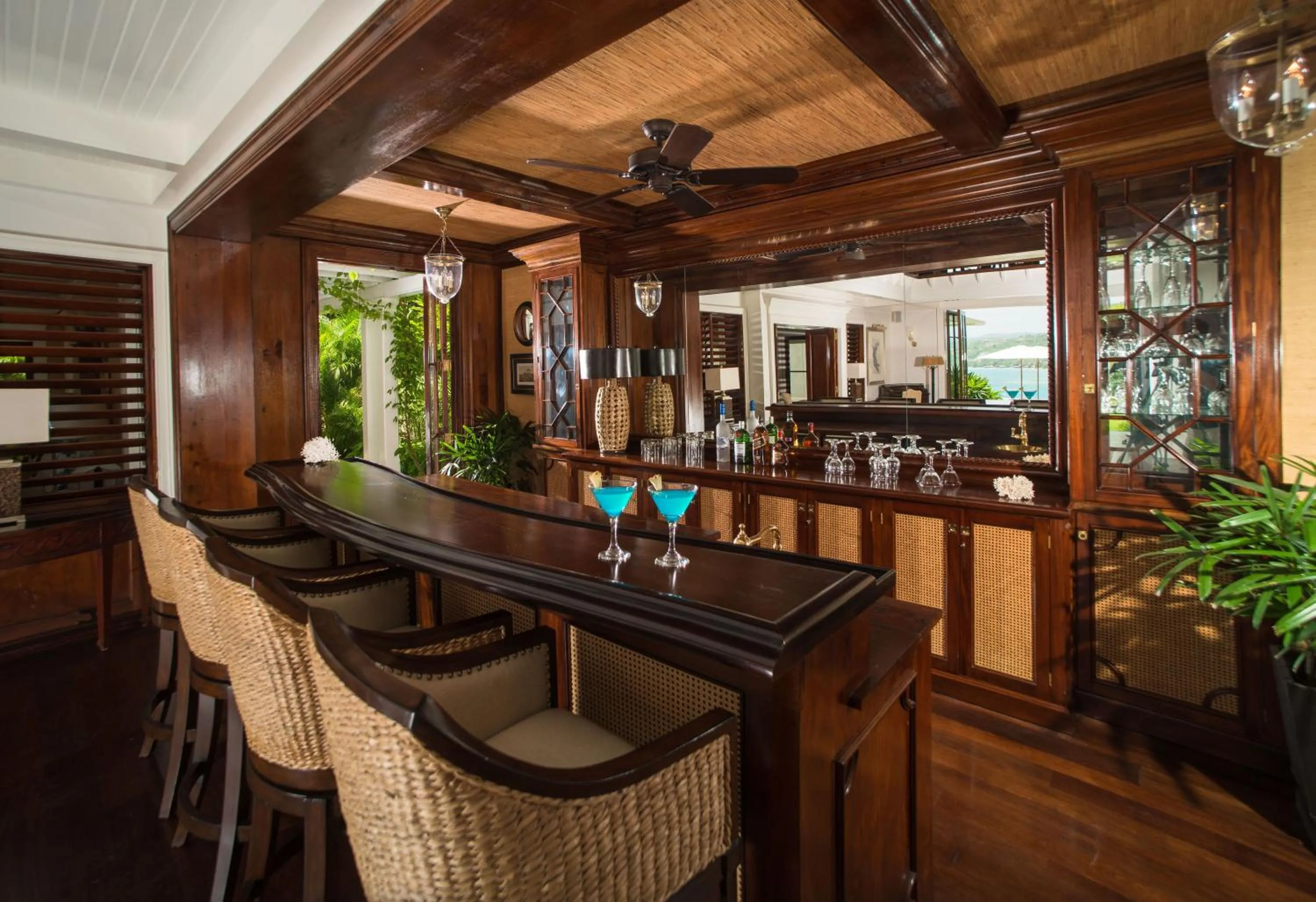 Seating area in Round Hill Hotel & Villas
