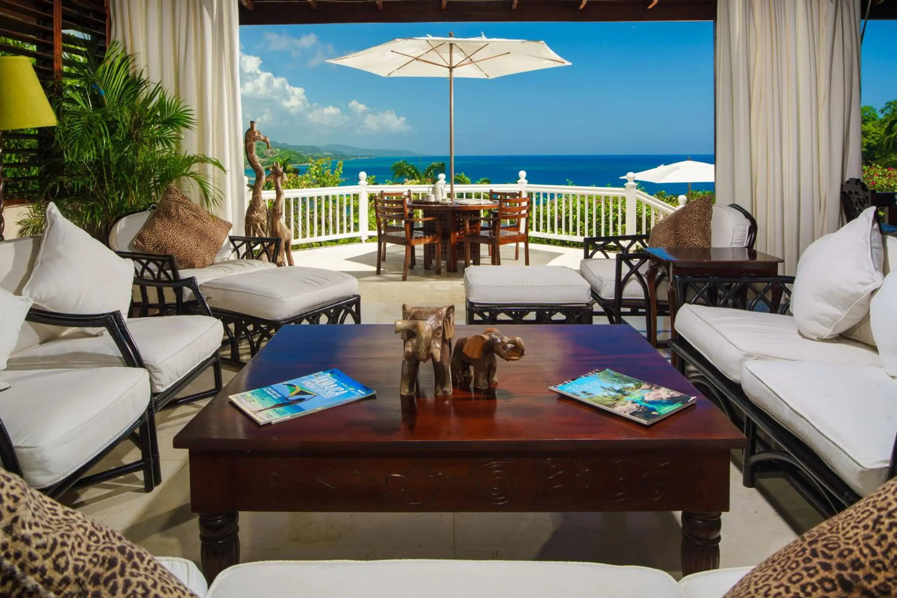 Living room in Round Hill Hotel & Villas Living room in Round Hill Hotel & Villas