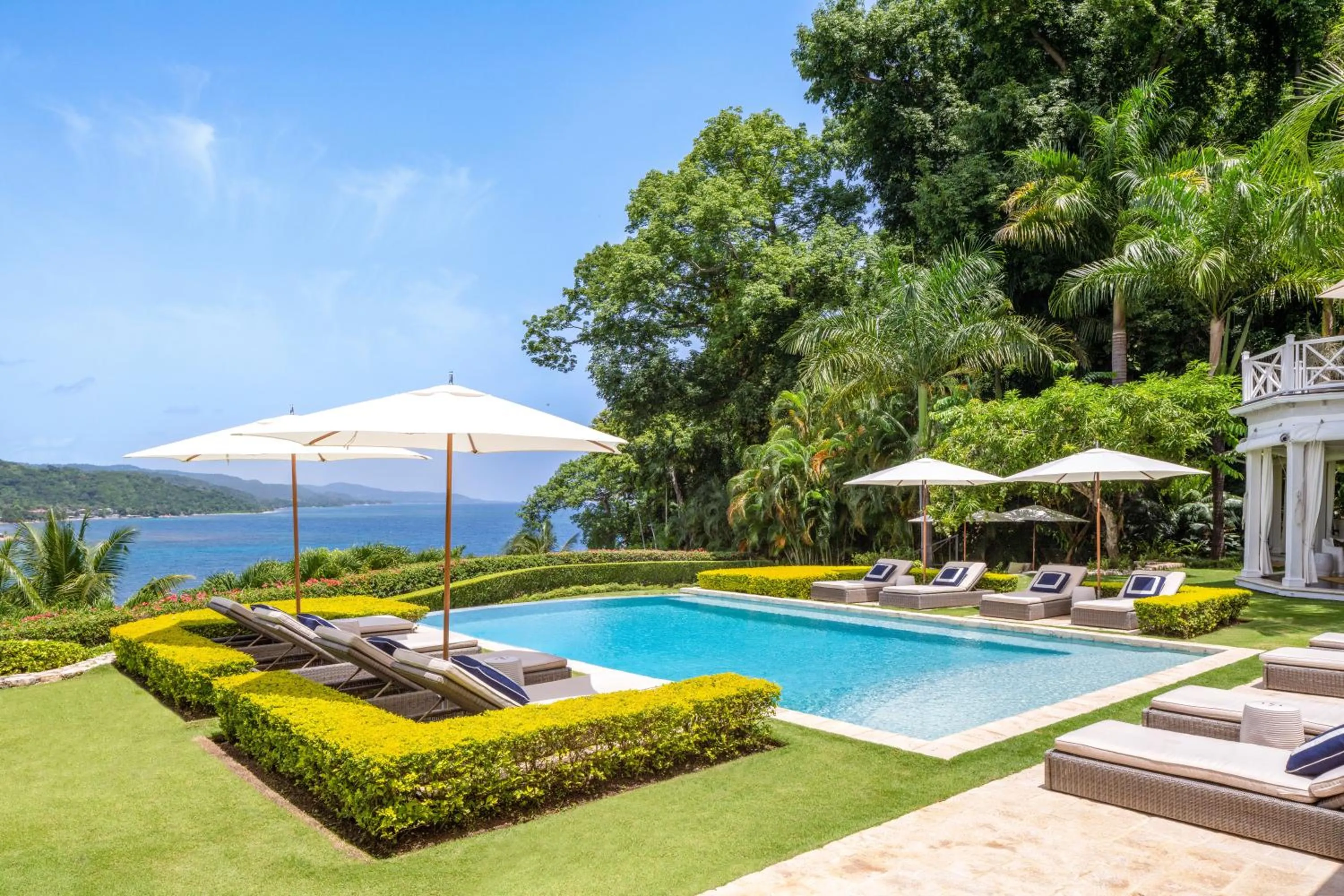 Pool view in Round Hill Hotel & Villas