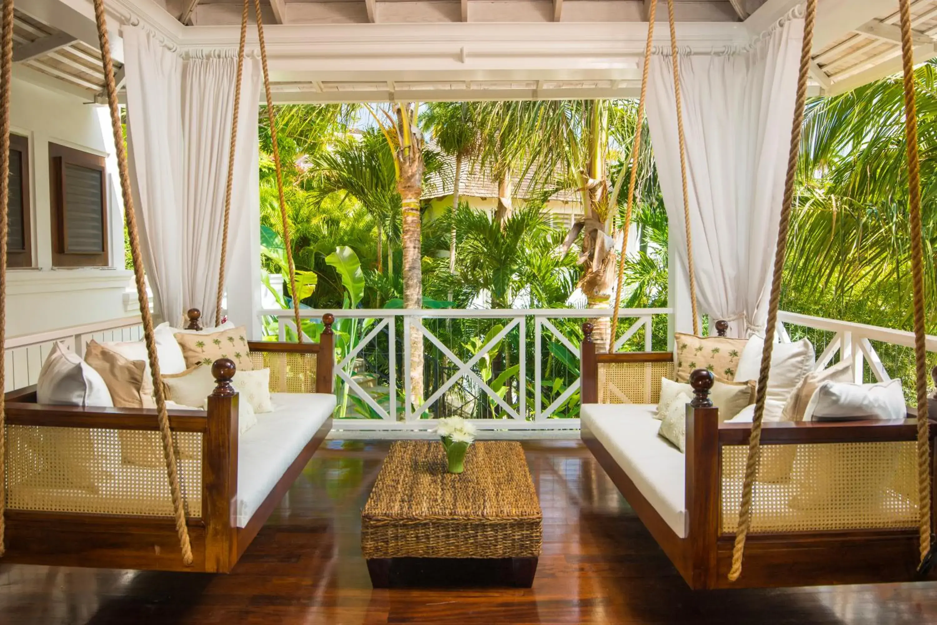 Living room in Round Hill Hotel & Villas Living room in Round Hill Hotel & Villas