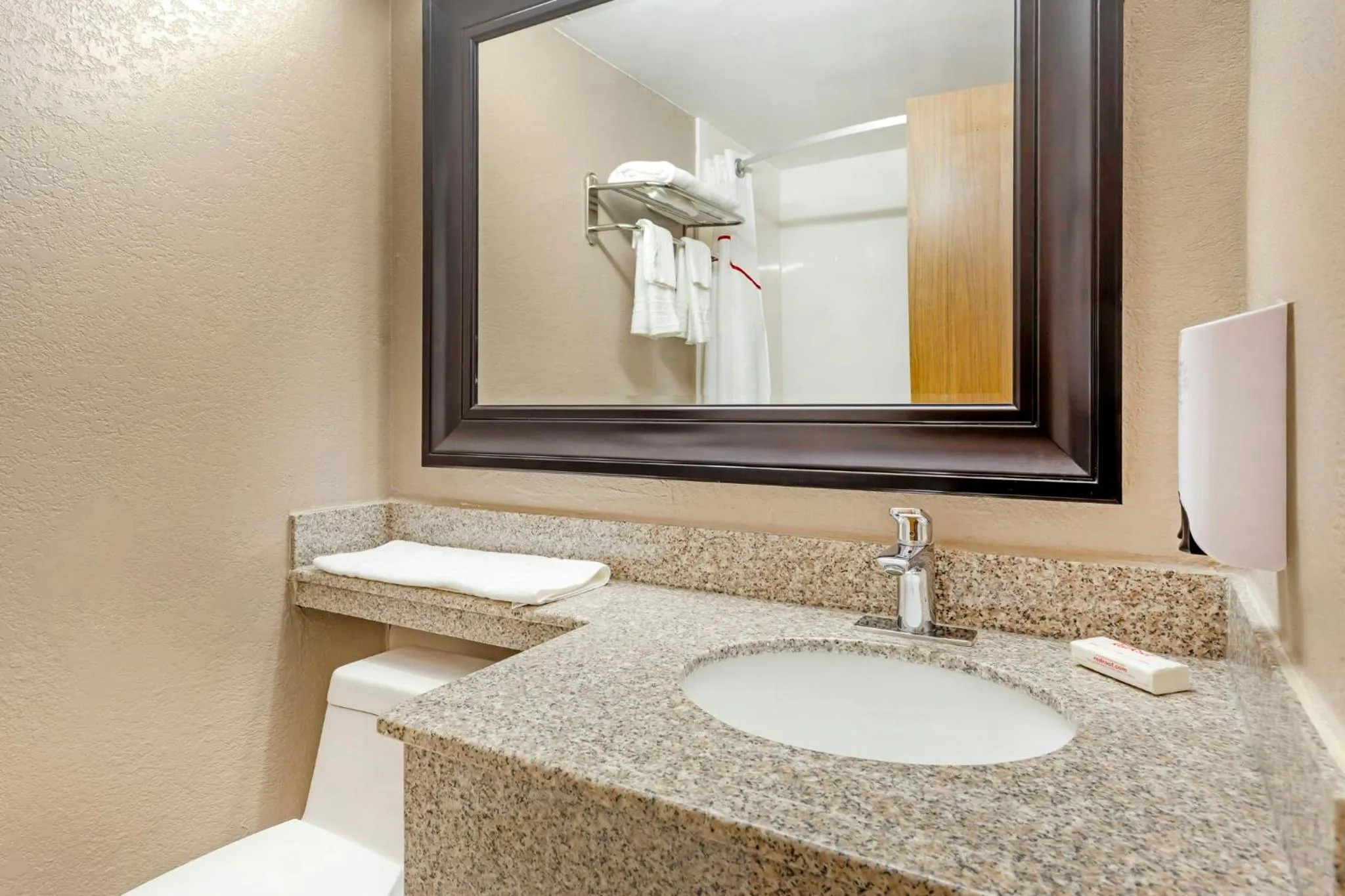 Bathroom in Red Roof Inn Lumberton