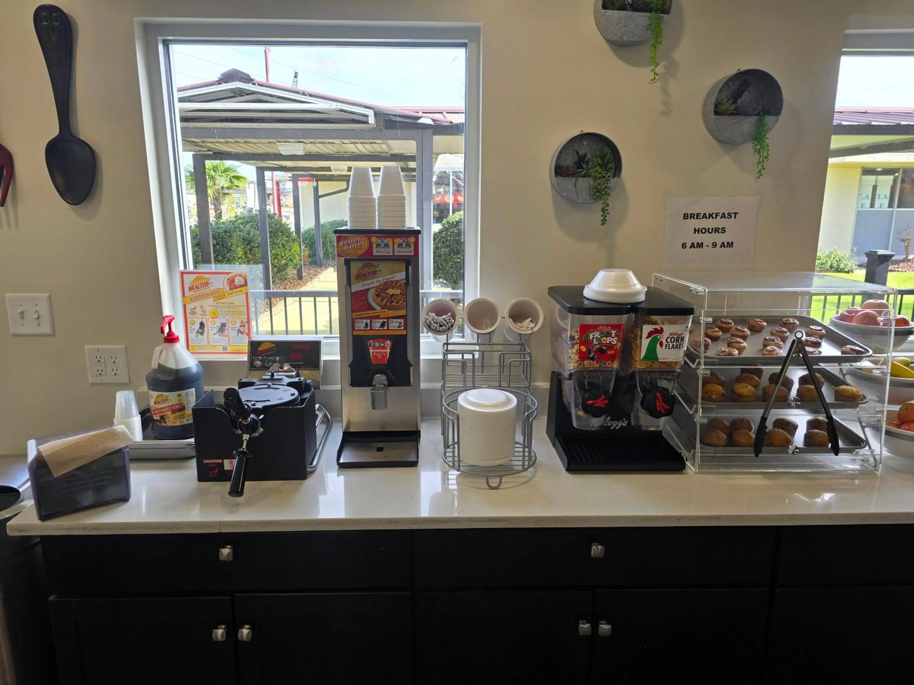 Breakfast in Red Roof Inn Lumberton