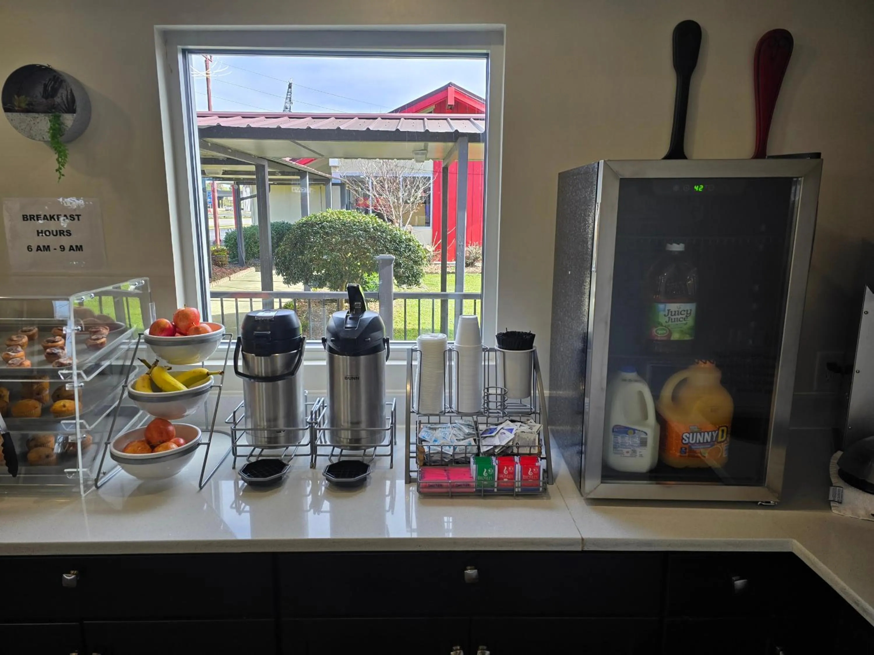 Breakfast in Red Roof Inn Lumberton