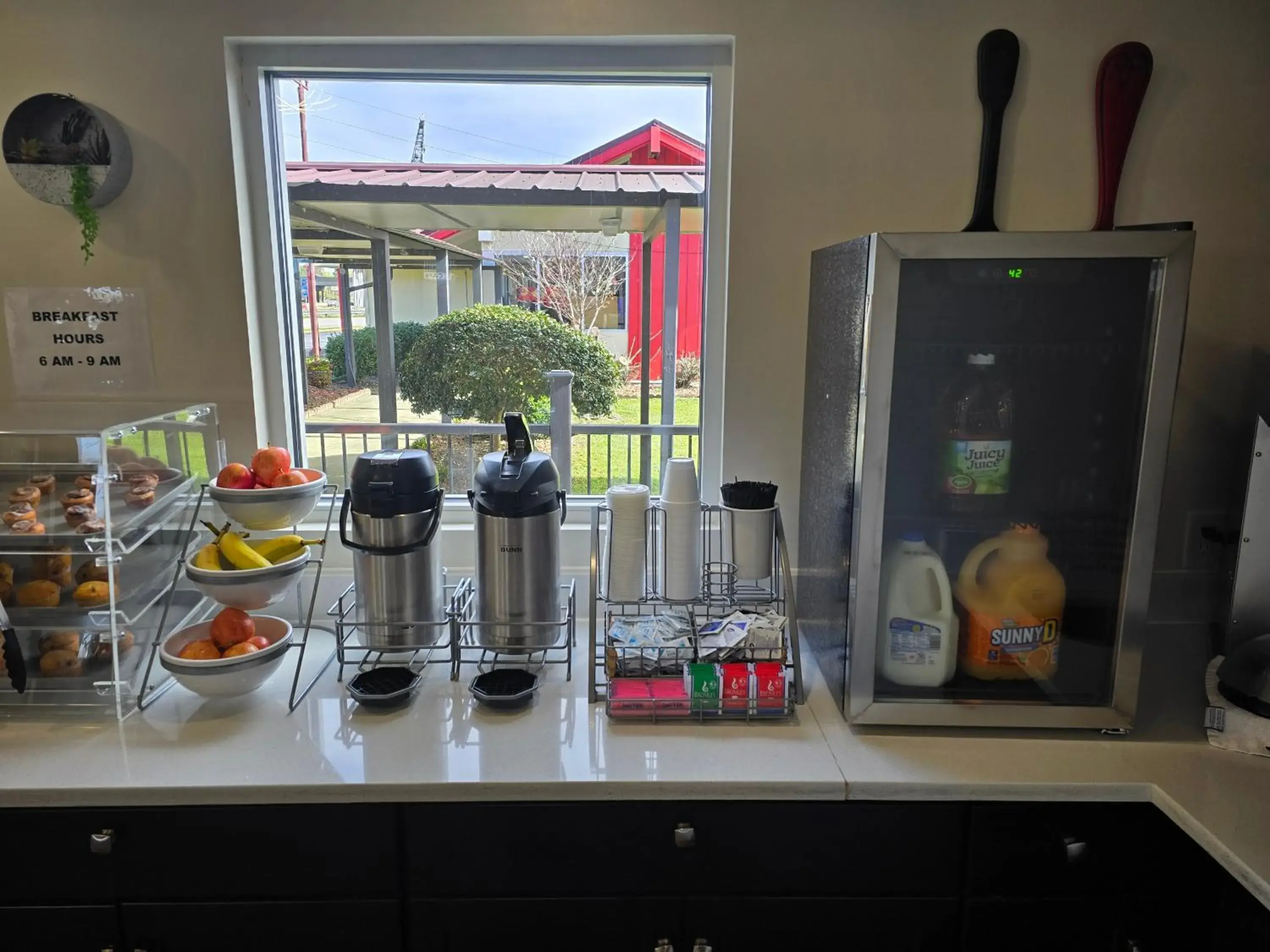 Breakfast in Red Roof Inn Lumberton Breakfast in Red Roof Inn Lumberton